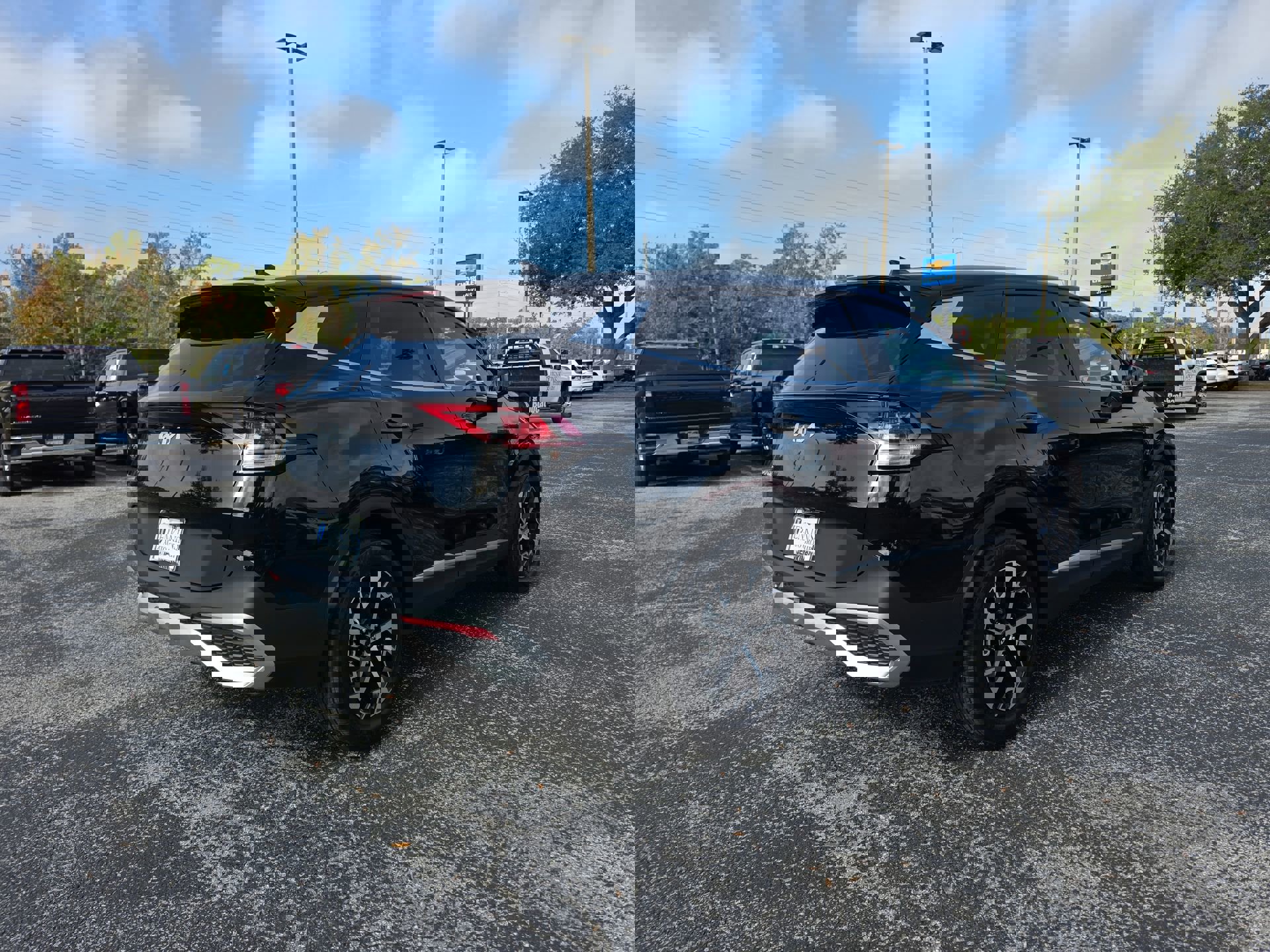 2025 Kia Sportage EX photo 3