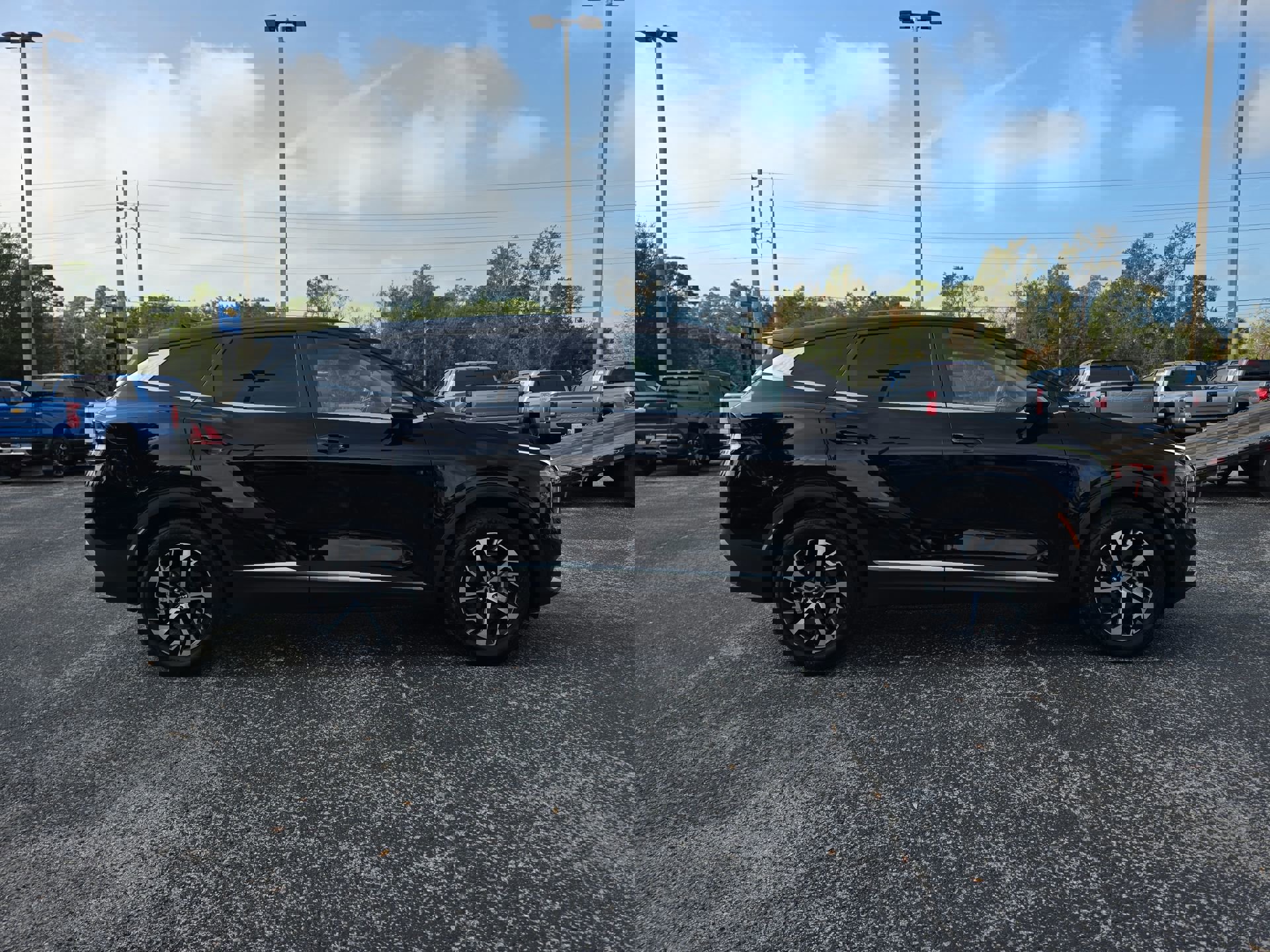 2025 Kia Sportage EX photo 2