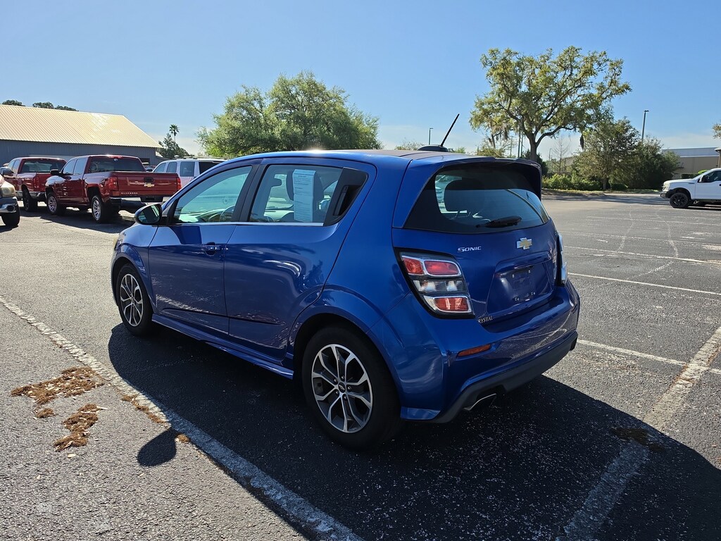 Used 2017 Chevrolet Sonic LT Auto w/1SD Hatchback