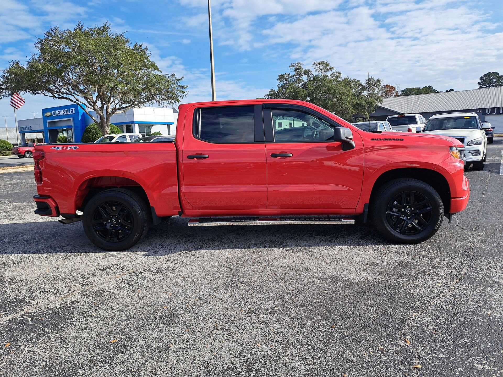 2023 Chevrolet Silverado 1500 Custom photo 3