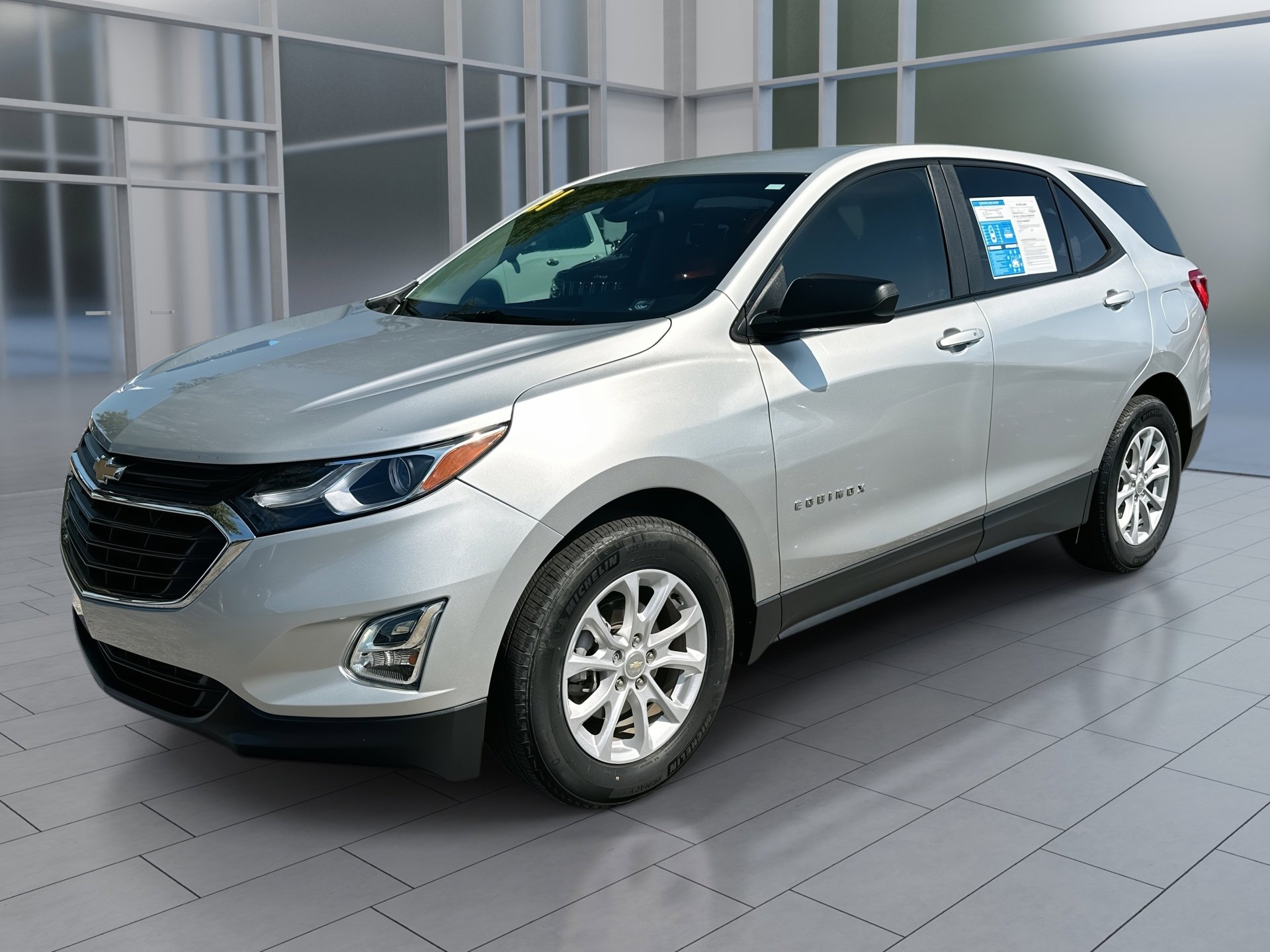2021 Chevrolet Equinox LS photo 2