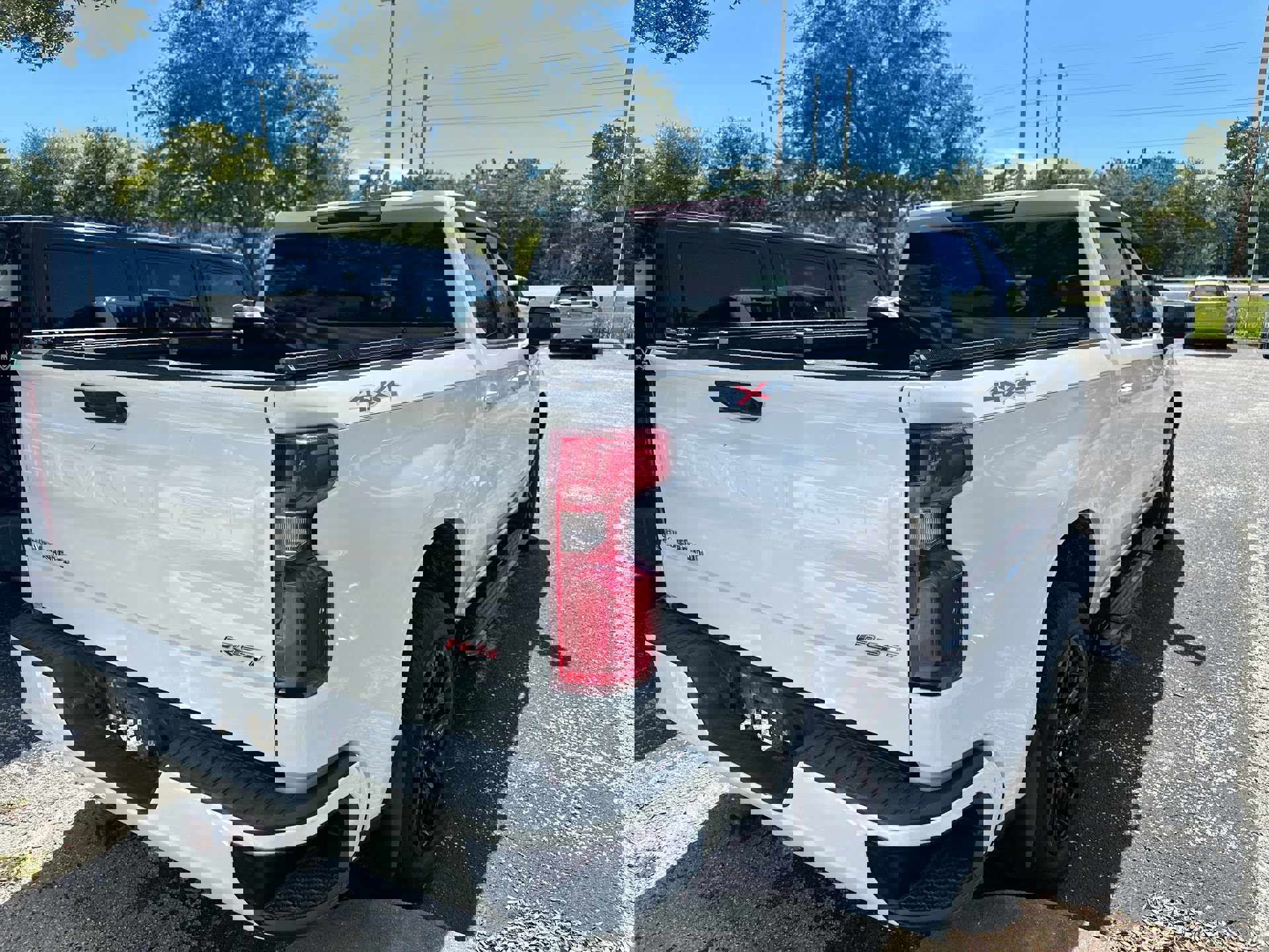 2023 Chevrolet Silverado 1500 RST photo 4
