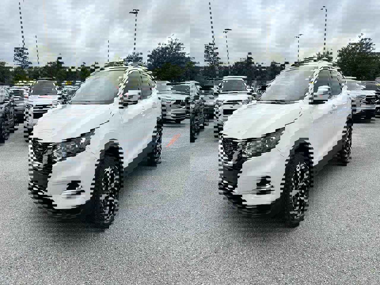 2021 Nissan Rogue Sport SL photo 2