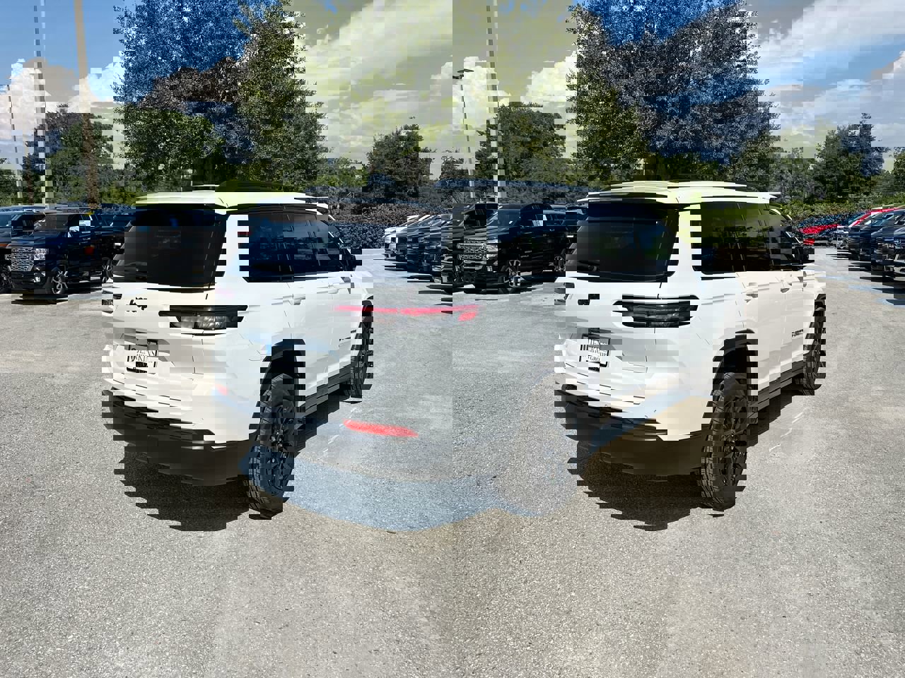 2024 Jeep Grand Cherokee Laredo Altitude X photo 4
