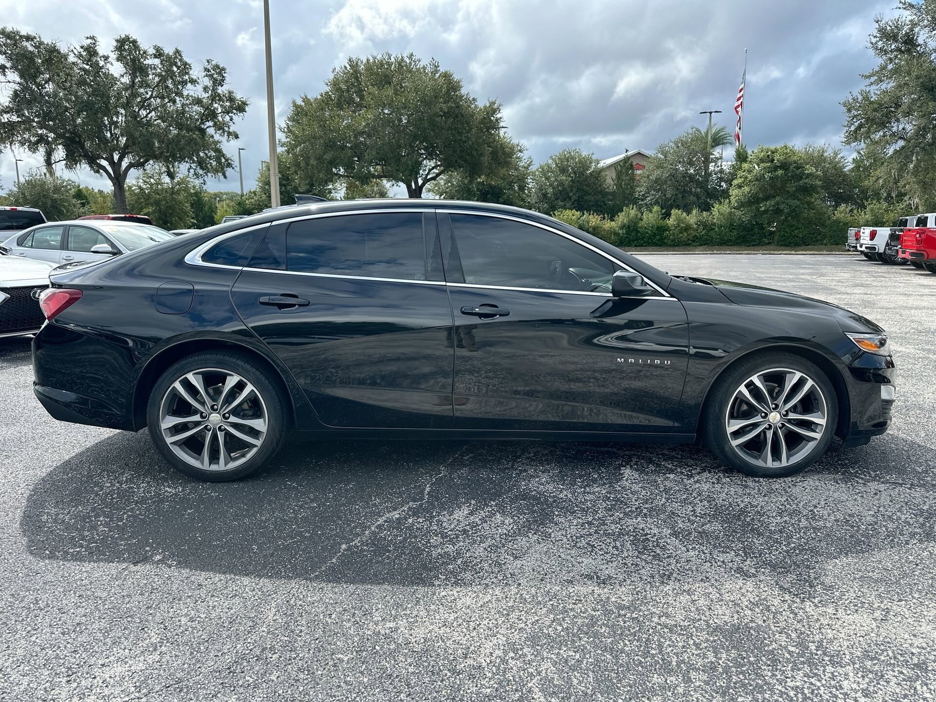 2021 Chevrolet Malibu 1LT photo 2