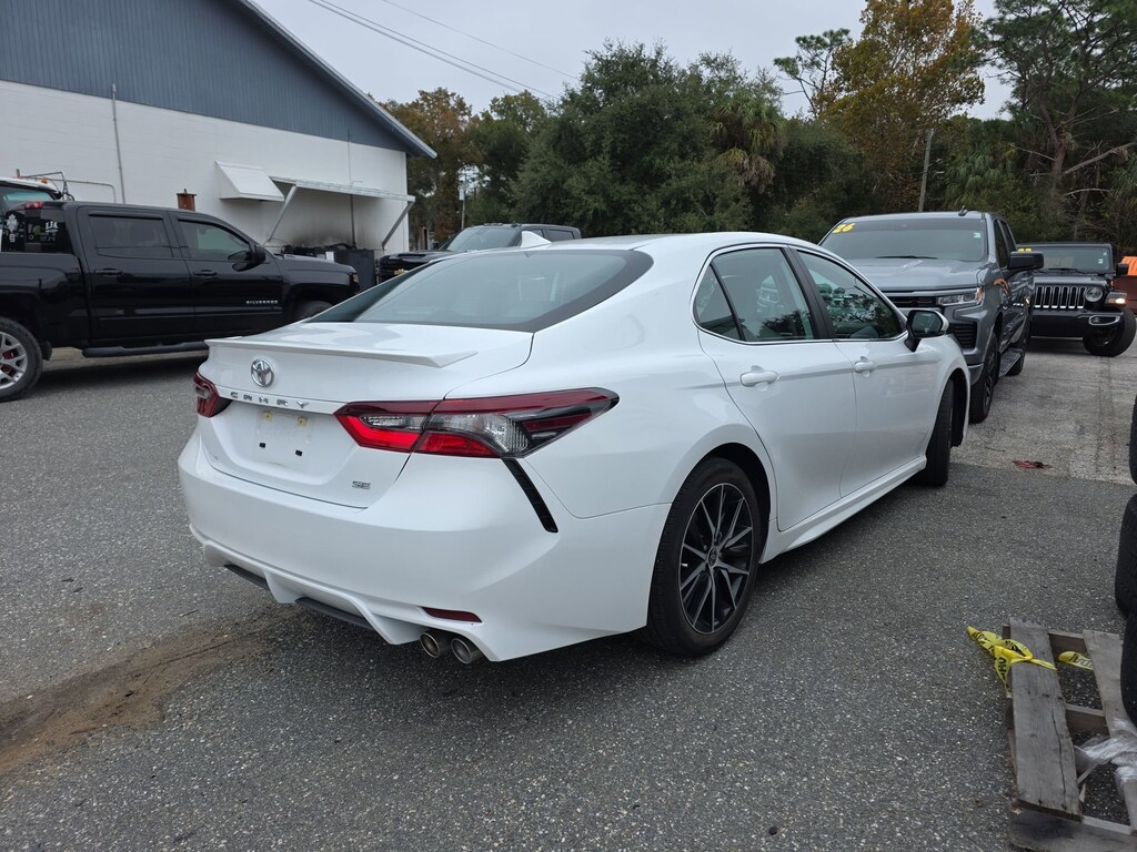 Used 2022 Toyota Camry SE Sedan
