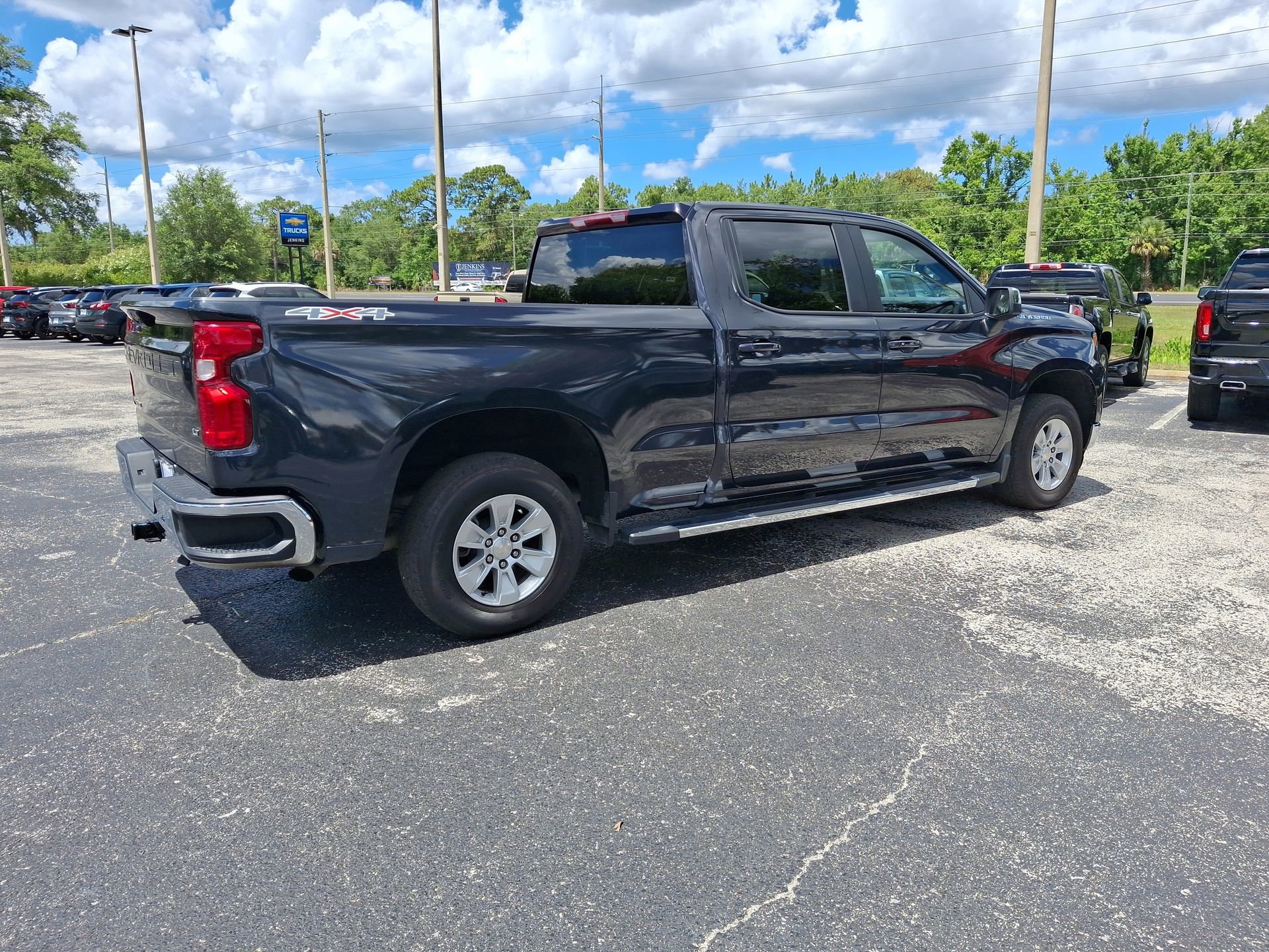 2024 Chevrolet Silverado 1500 LT photo 3