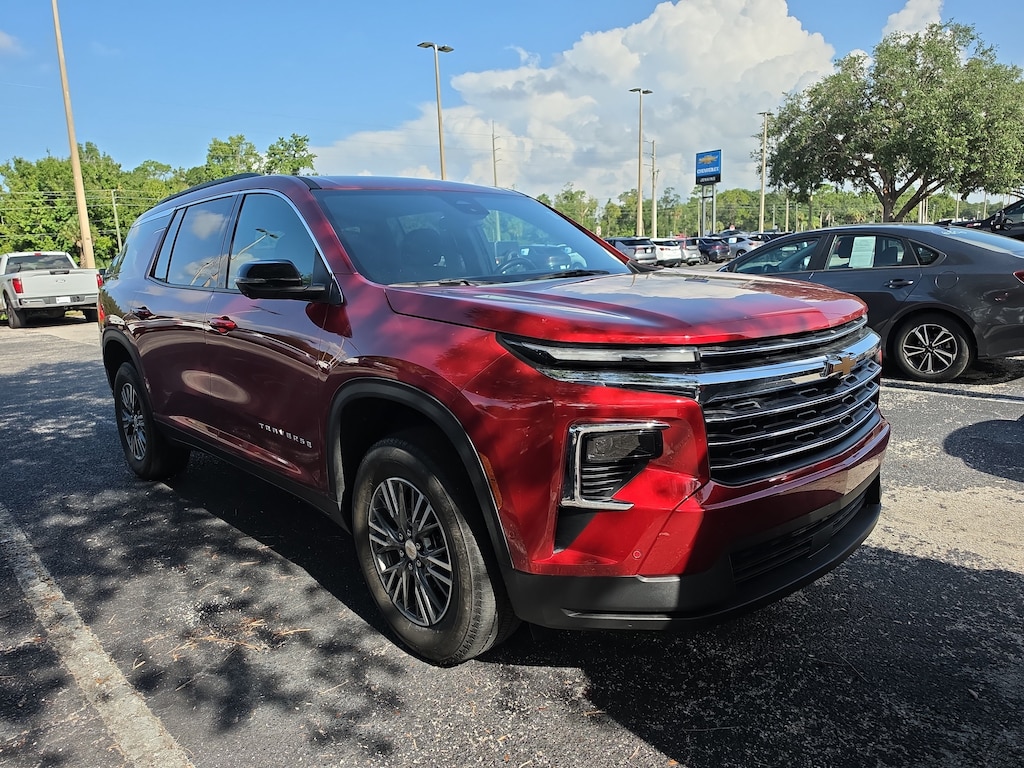 Used 2024 Chevrolet Traverse LT SUV