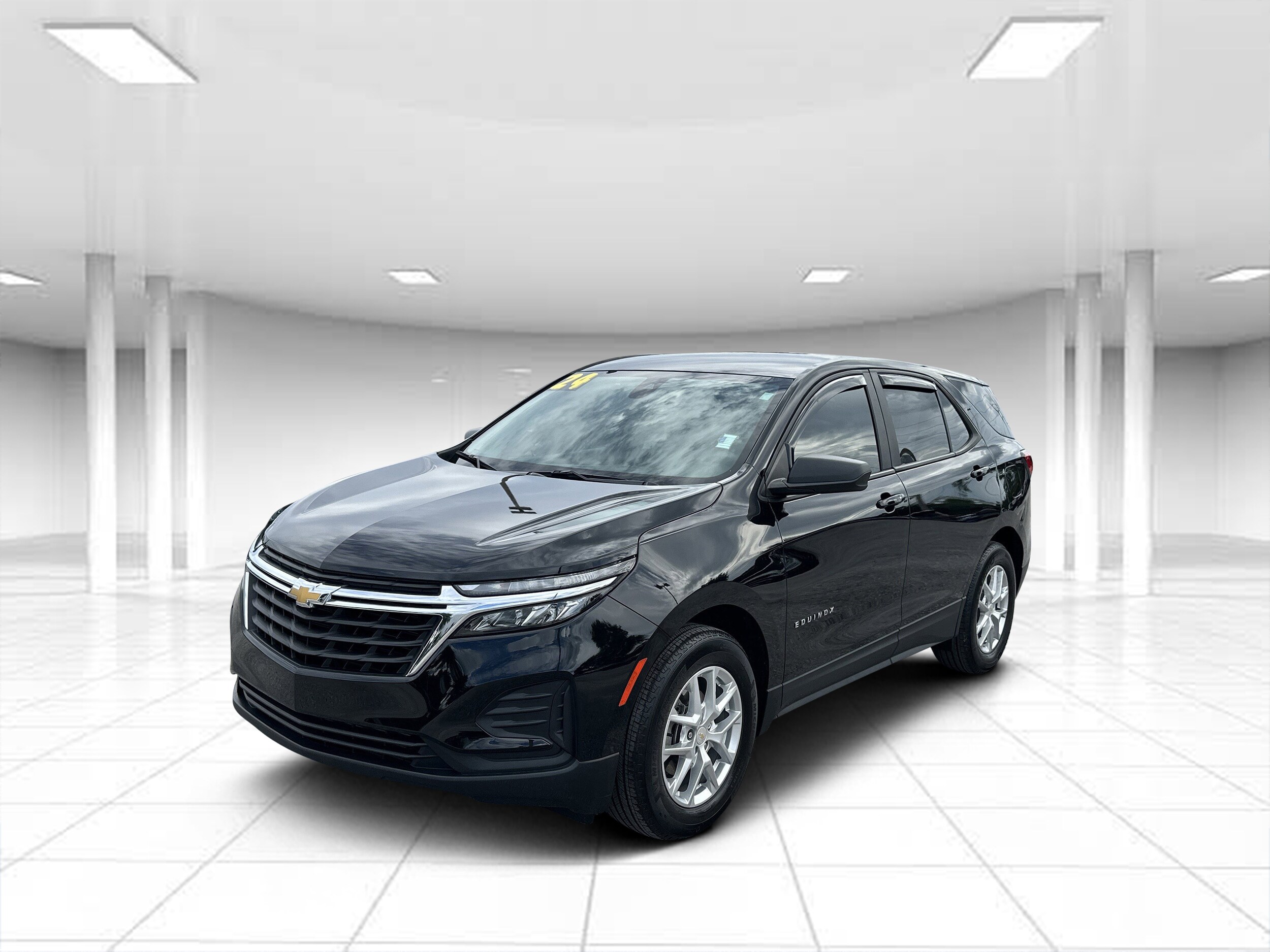 2024 Chevrolet Equinox LS photo 2