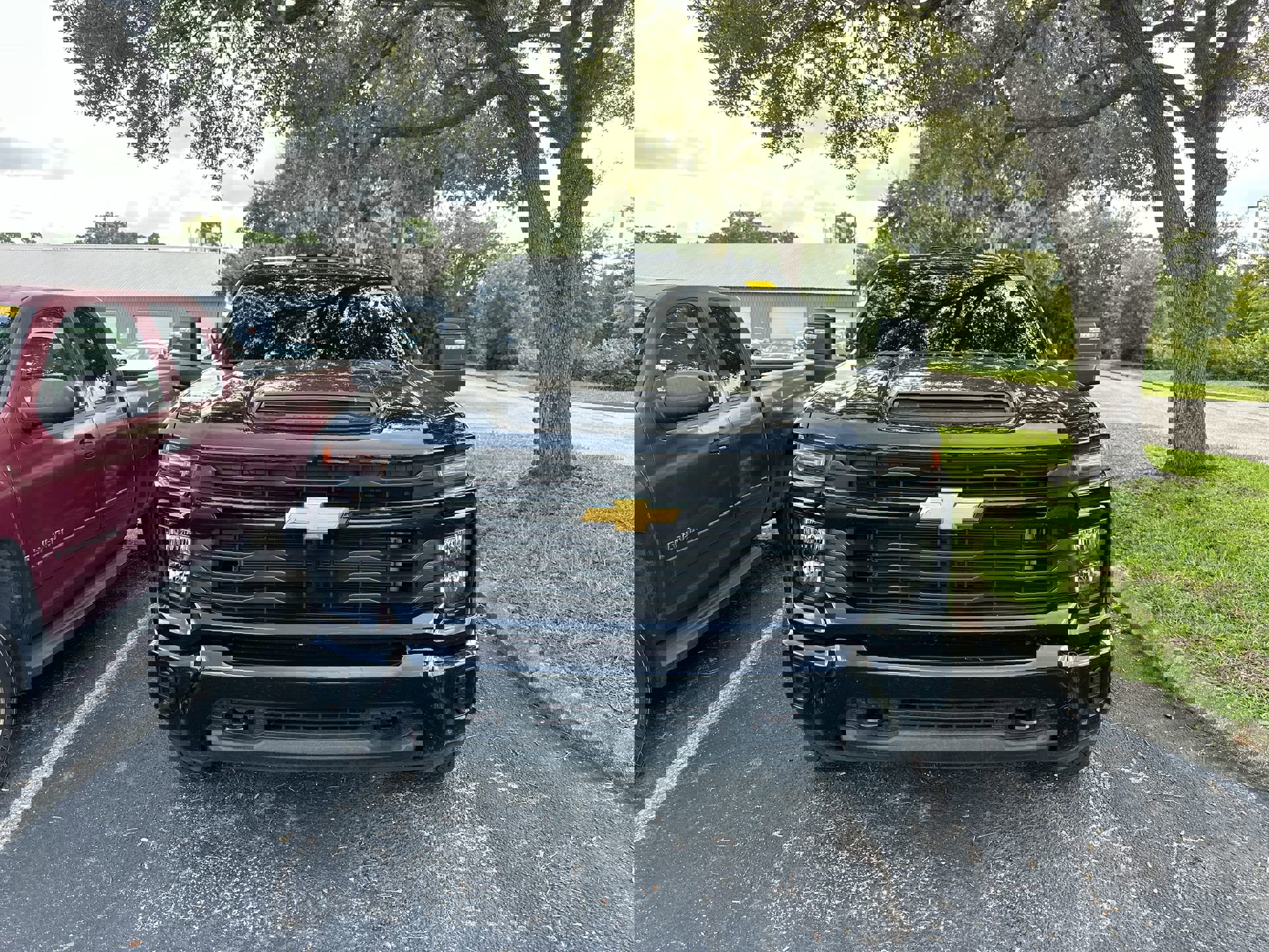 2024 Chevrolet Silverado 2500HD Custom photo 2