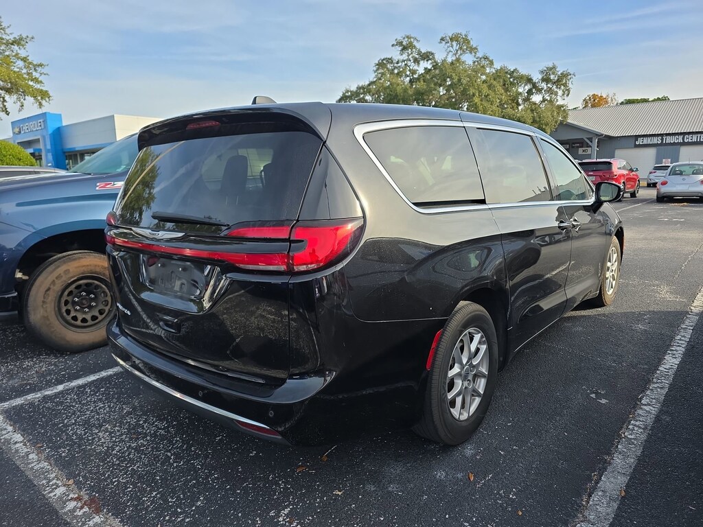 Used 2024 Chrysler Pacifica Touring L Van Passenger Van