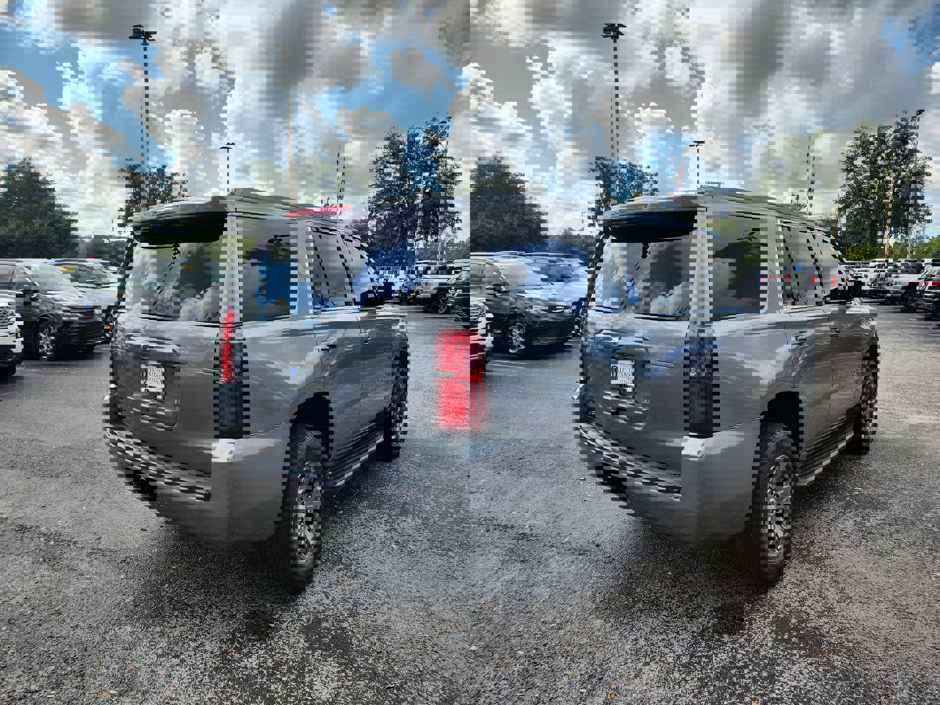 2019 Chevrolet Tahoe LS photo 4