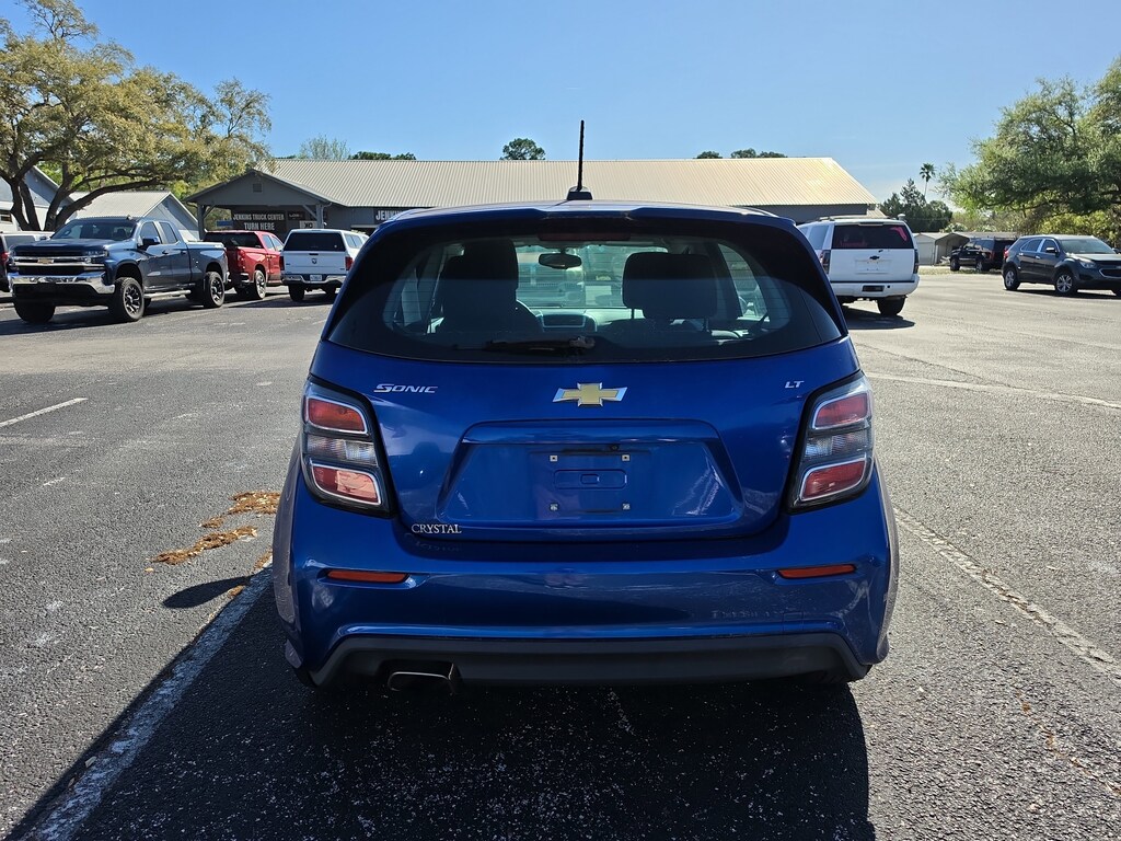 Used 2017 Chevrolet Sonic LT Auto w/1SD Hatchback