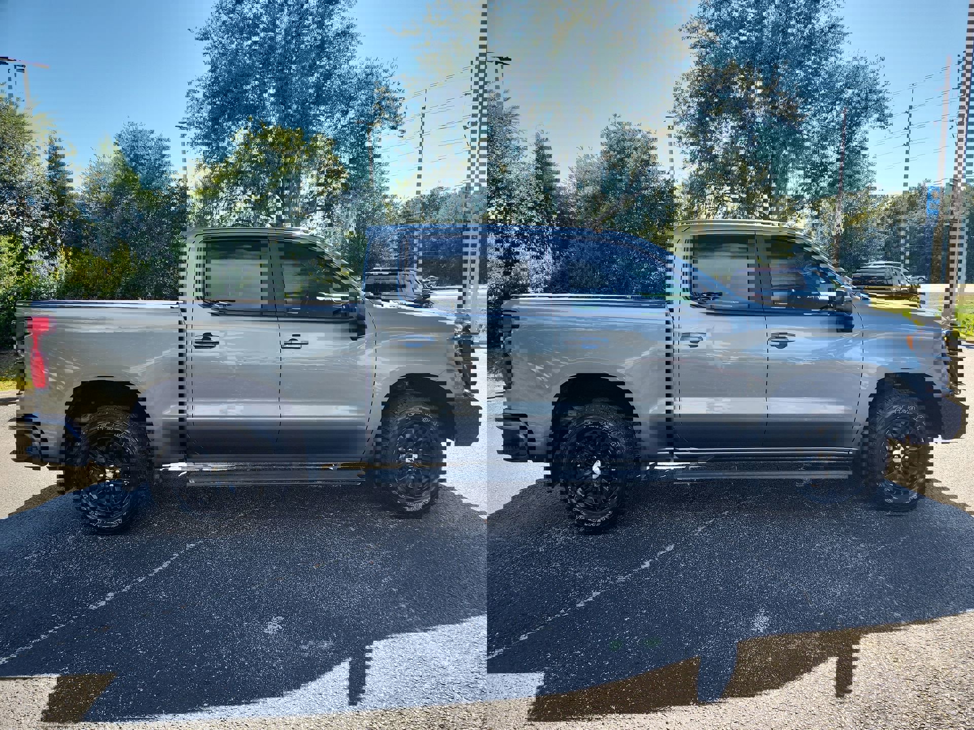 2020 Chevrolet Silverado 1500 RST photo 3
