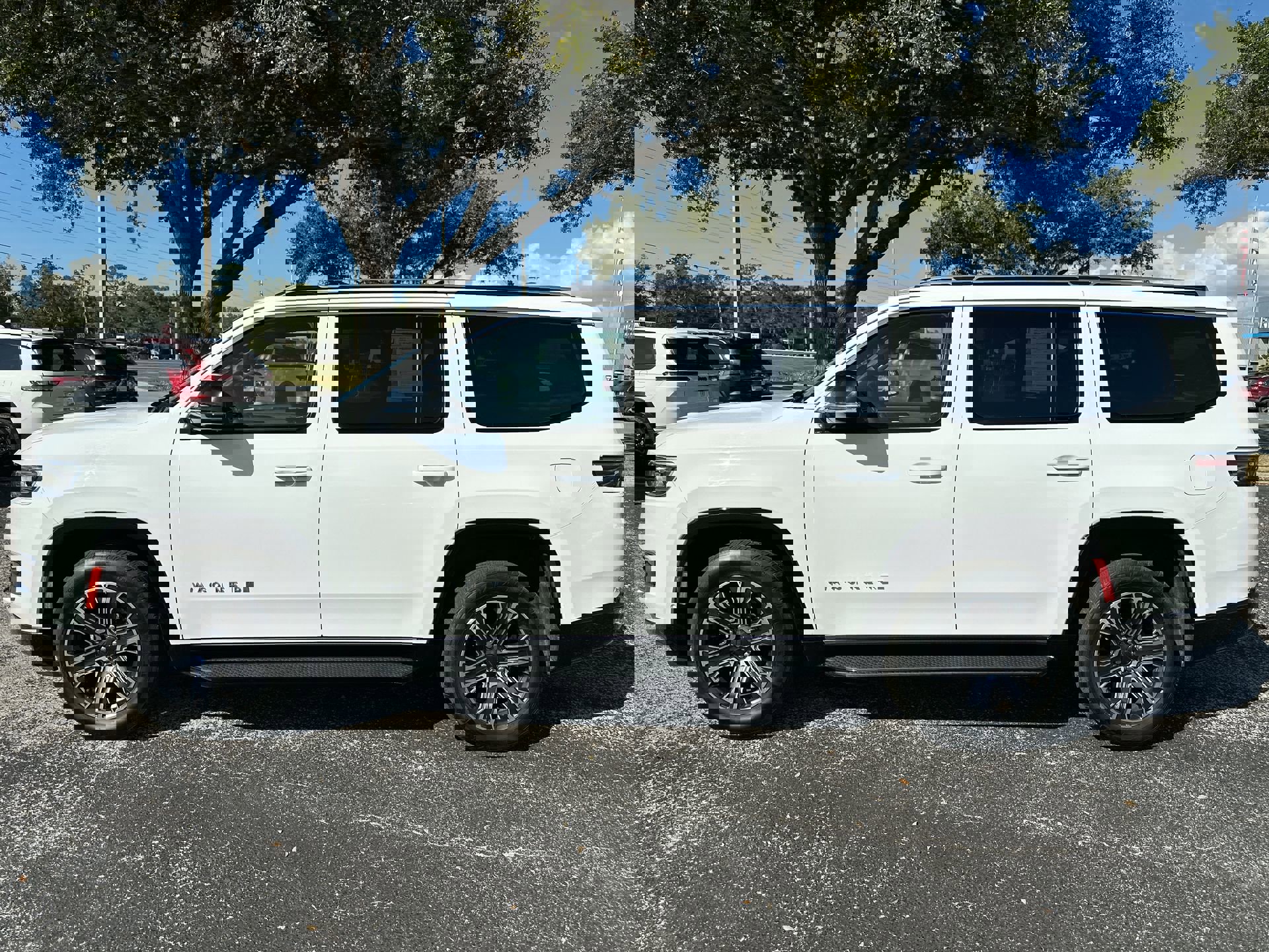 2024 Jeep Wagoneer Series II photo 4