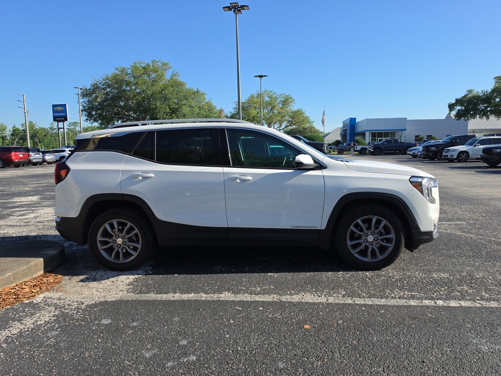 Used 2024 GMC Terrain SLT SUV