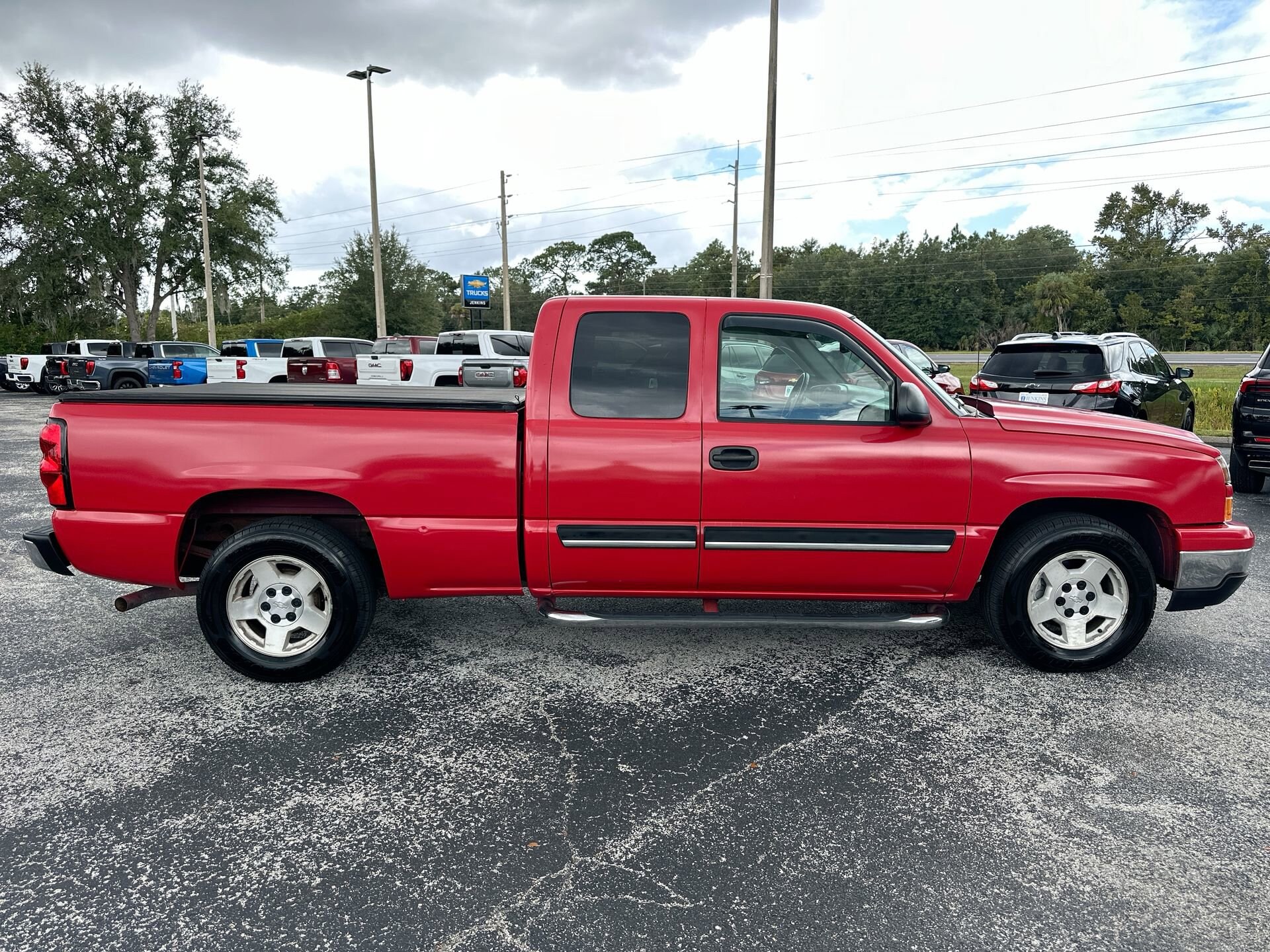2006 Chevrolet Silverado 1500 photo 2