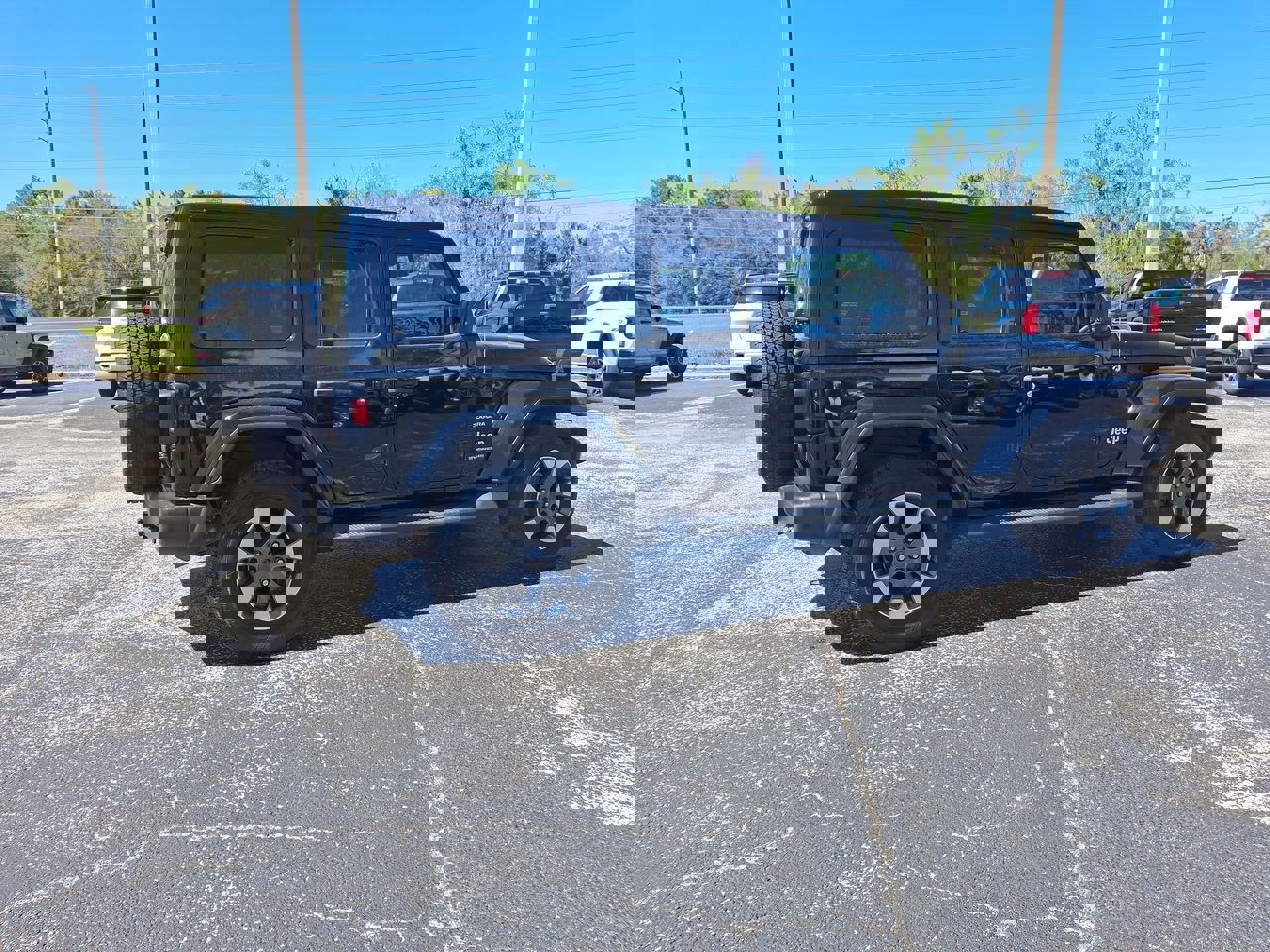 2023 Jeep Wrangler Sahara photo 4