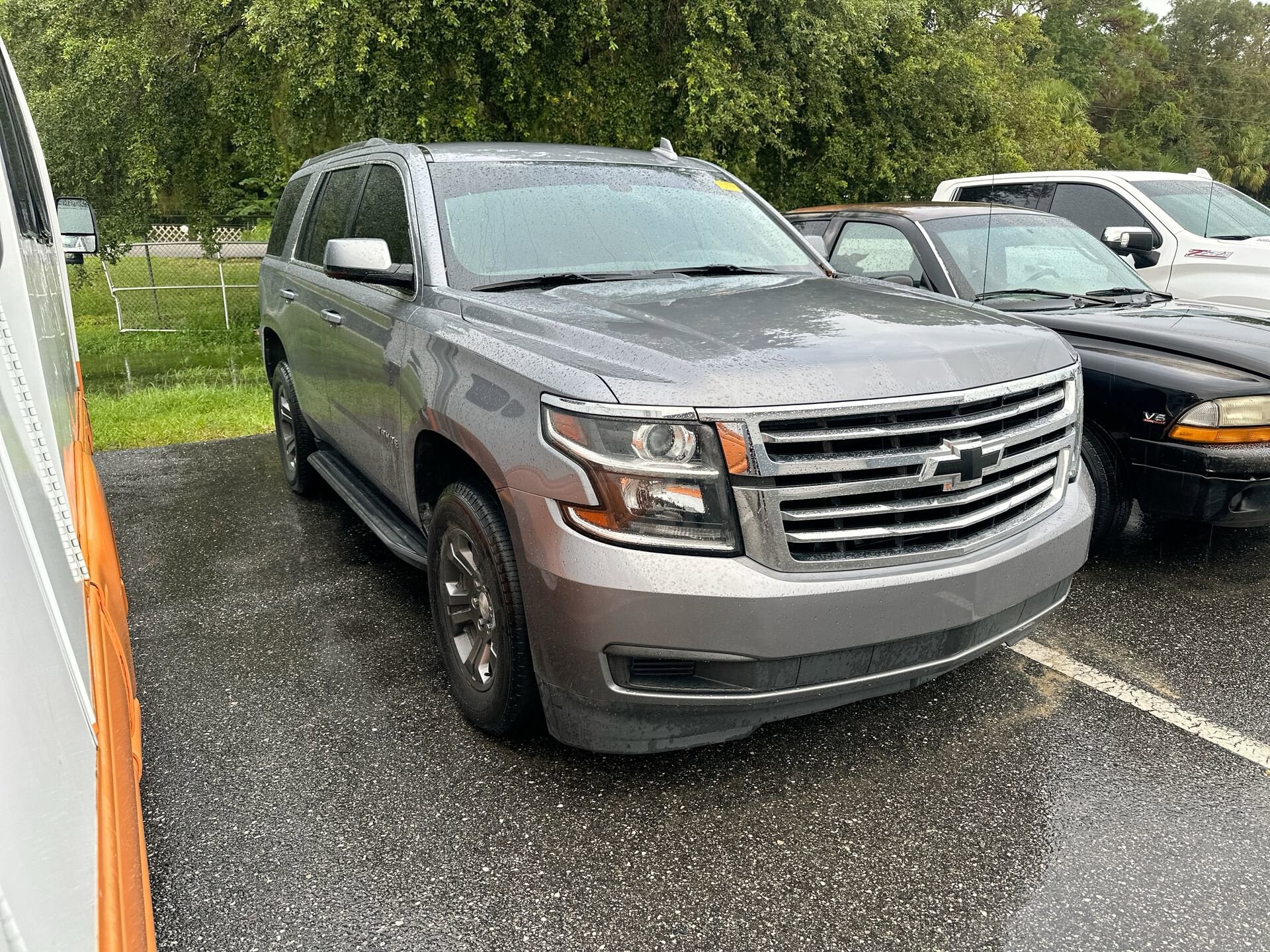 2019 Chevrolet Tahoe LS photo 3