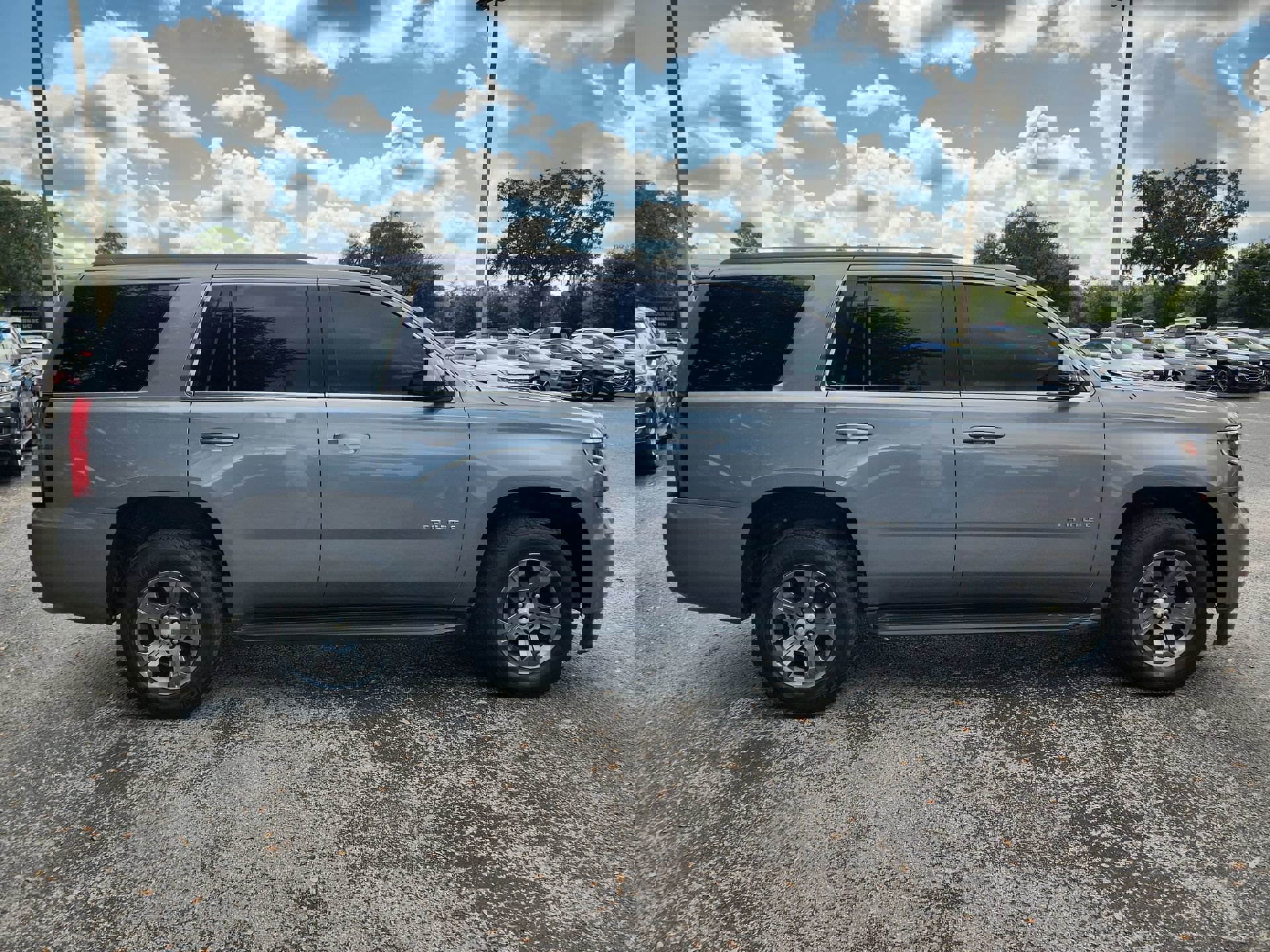 2019 Chevrolet Tahoe LS photo 3