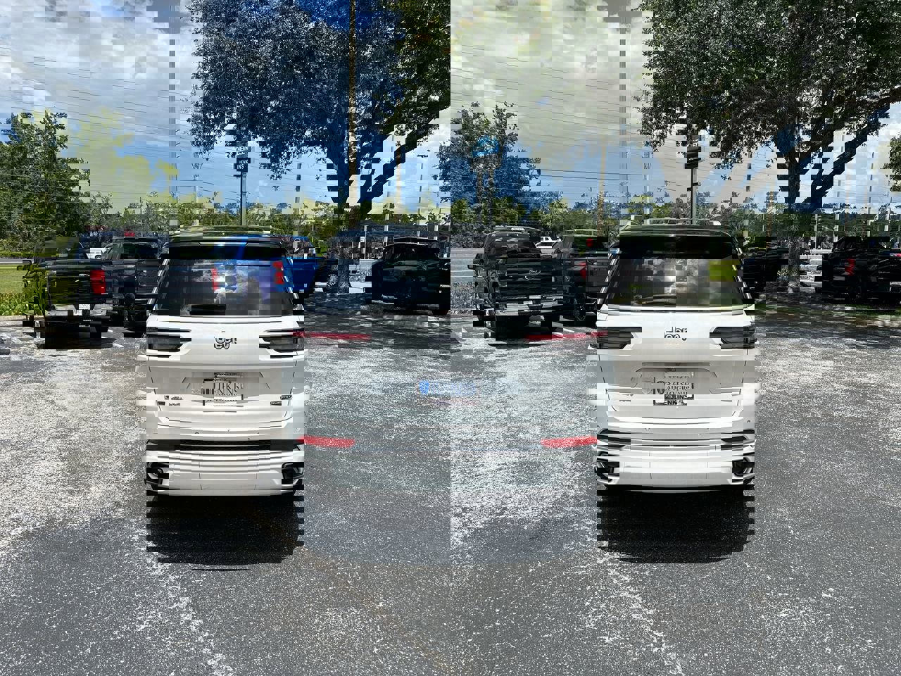 2021 Jeep Grand Cherokee L Summit photo 2