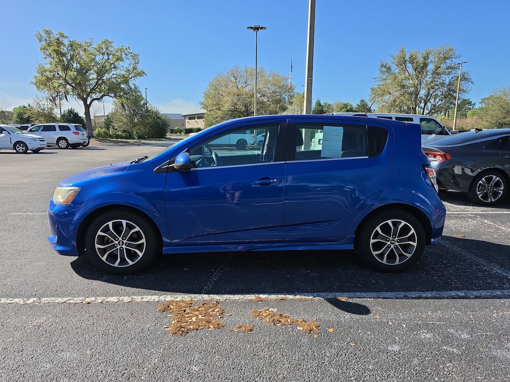 Used 2017 Chevrolet Sonic LT Auto w/1SD Hatchback