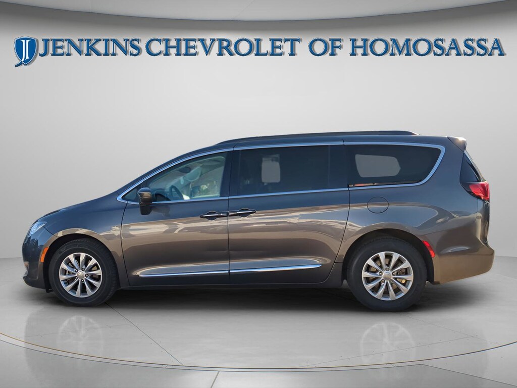 Used 2017 Chrysler Pacifica Touring-L Van