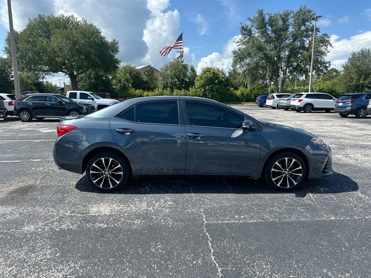 2019 Toyota Corolla L photo 3