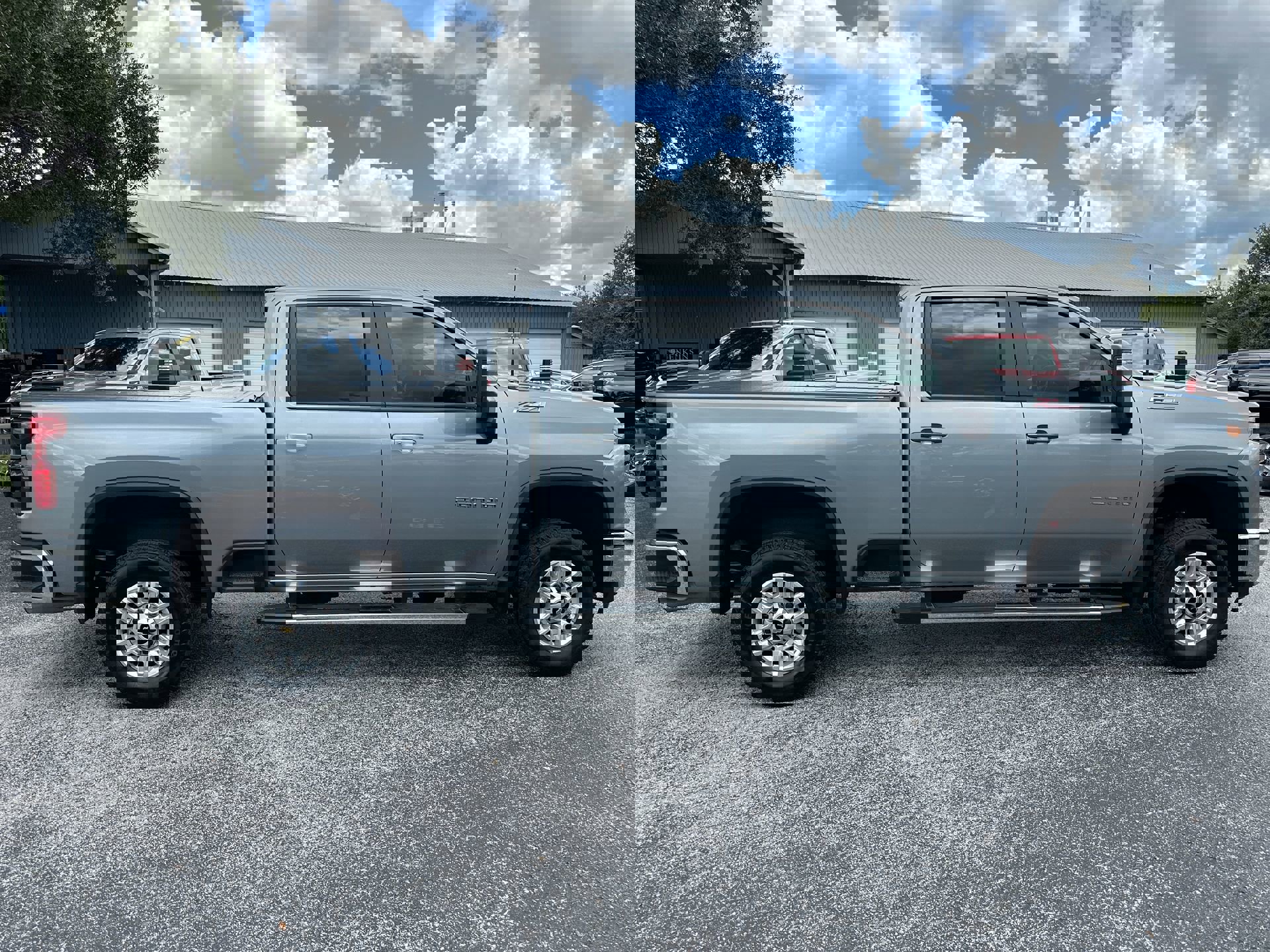 2024 Chevrolet Silverado 2500HD LT photo 2