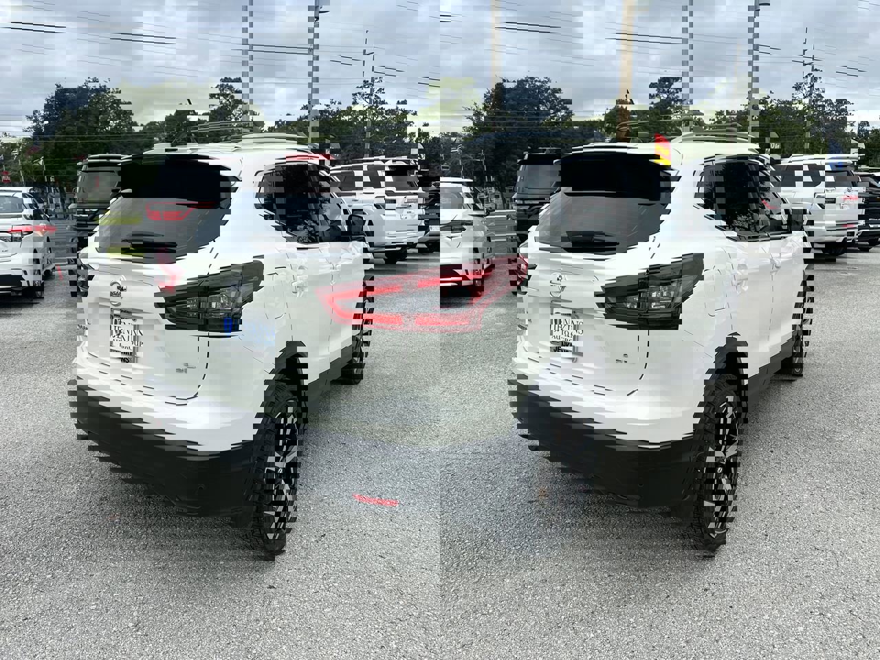 2021 Nissan Rogue Sport SL photo 4