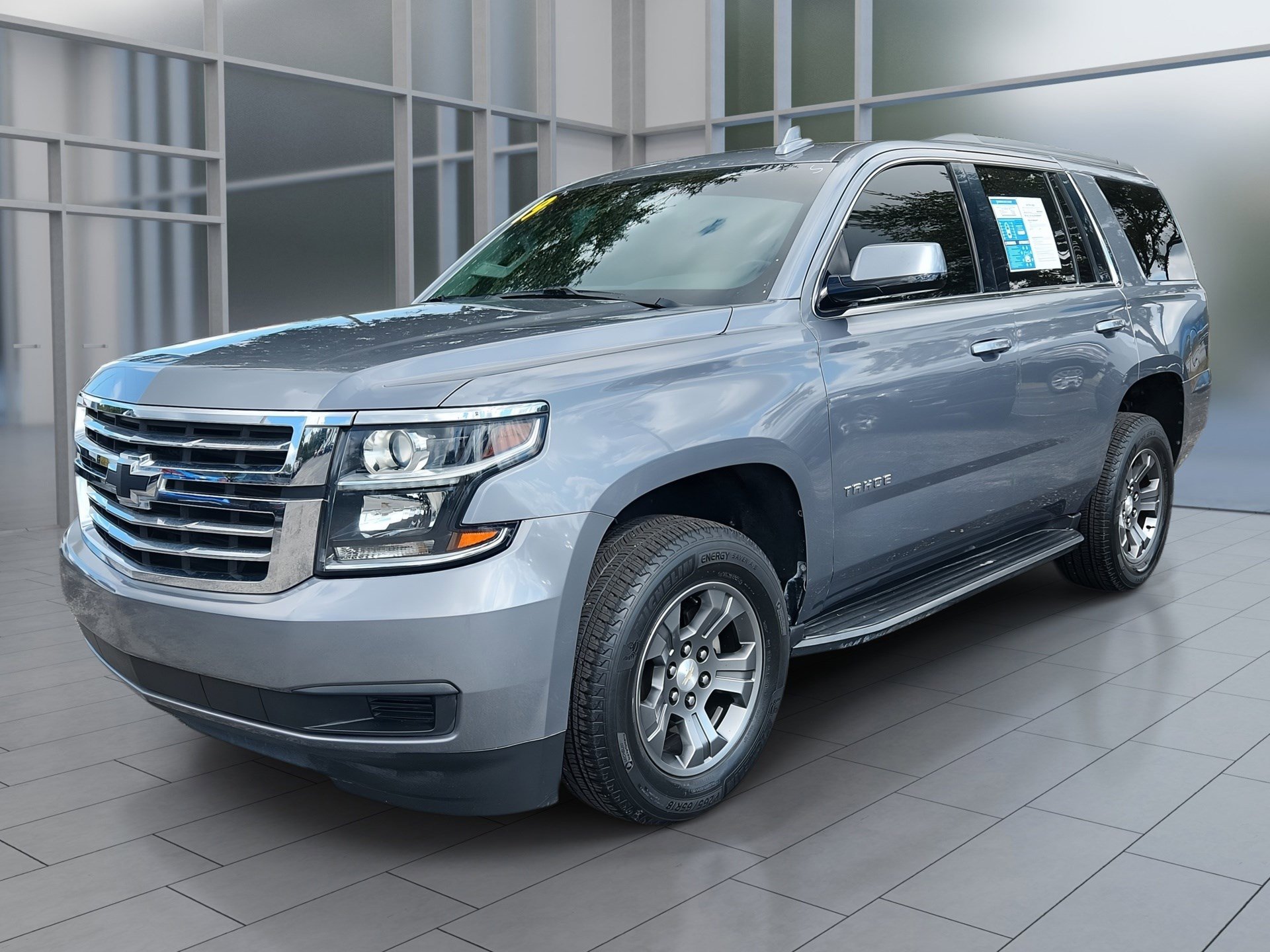 2019 Chevrolet Tahoe LS photo 2
