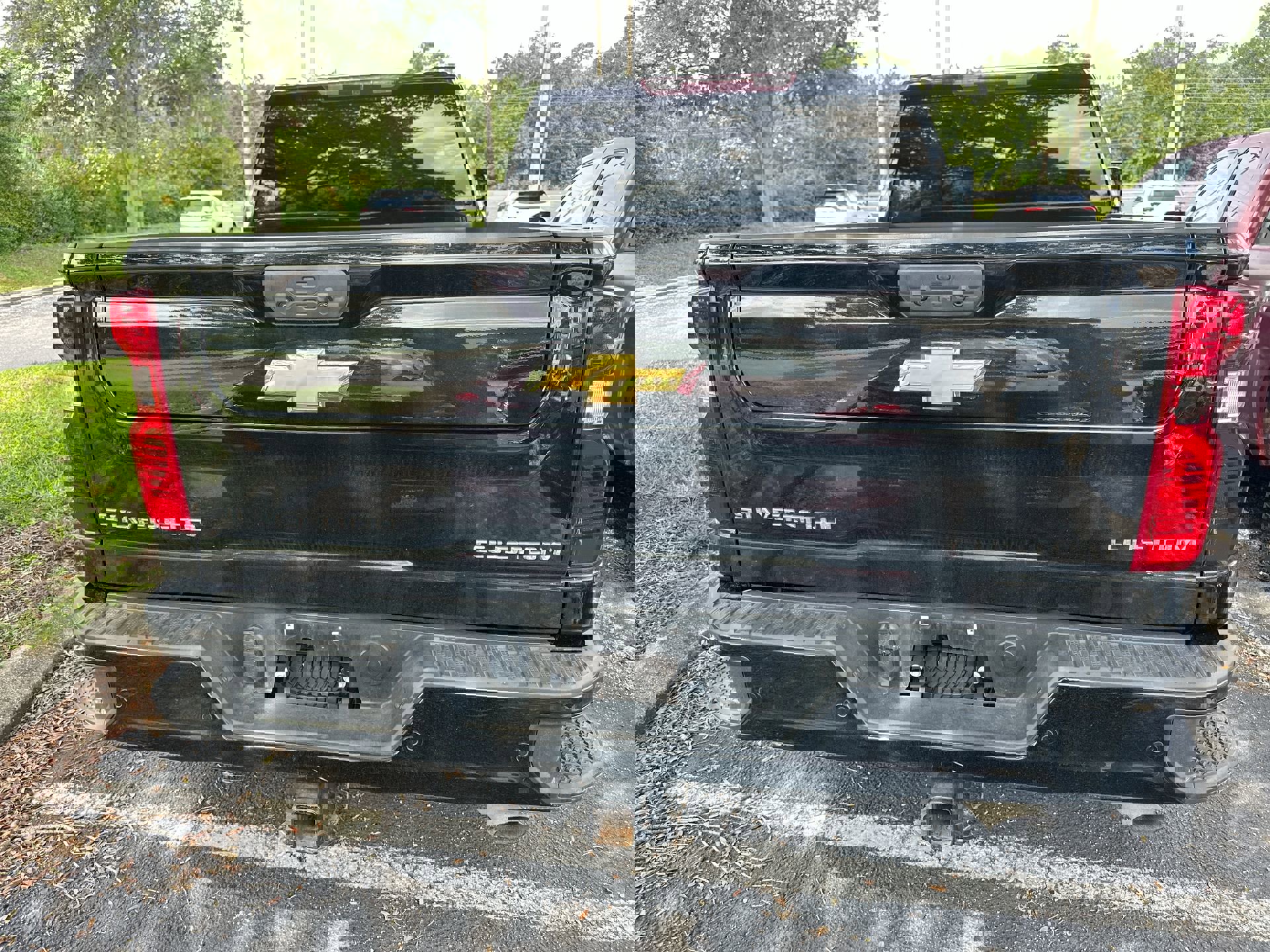 2024 Chevrolet Silverado 2500HD Custom photo 3