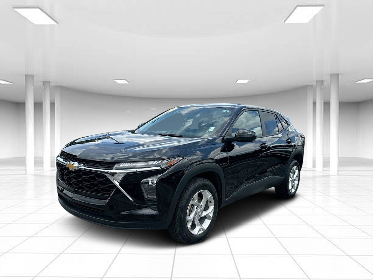 2024 Chevrolet Trax LS photo 2