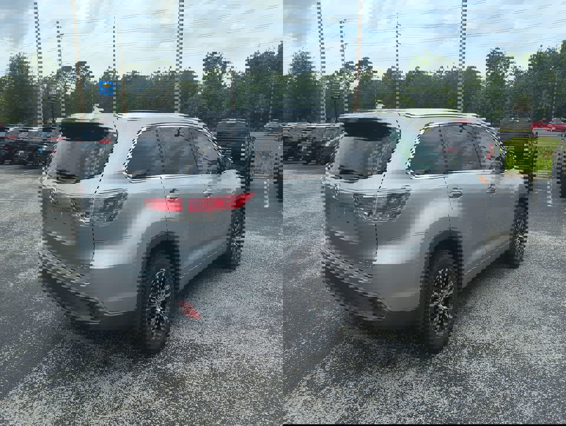 2016 Toyota Highlander XLE photo 3