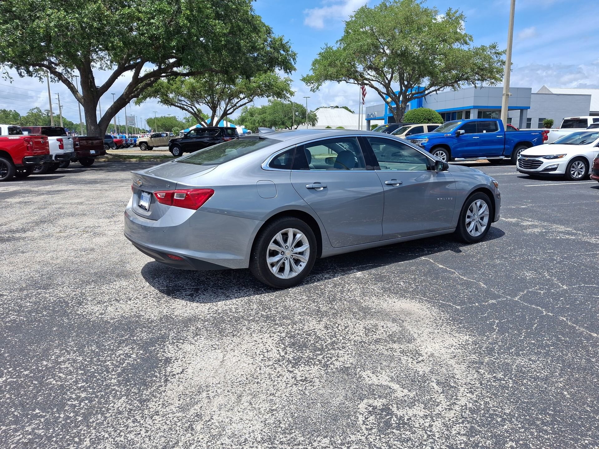 2024 Chevrolet Malibu 1LT photo 3