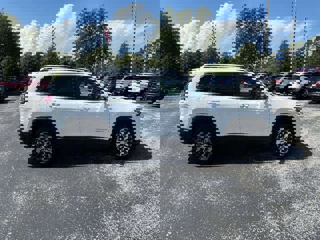 2019 Jeep Cherokee Limited photo 2
