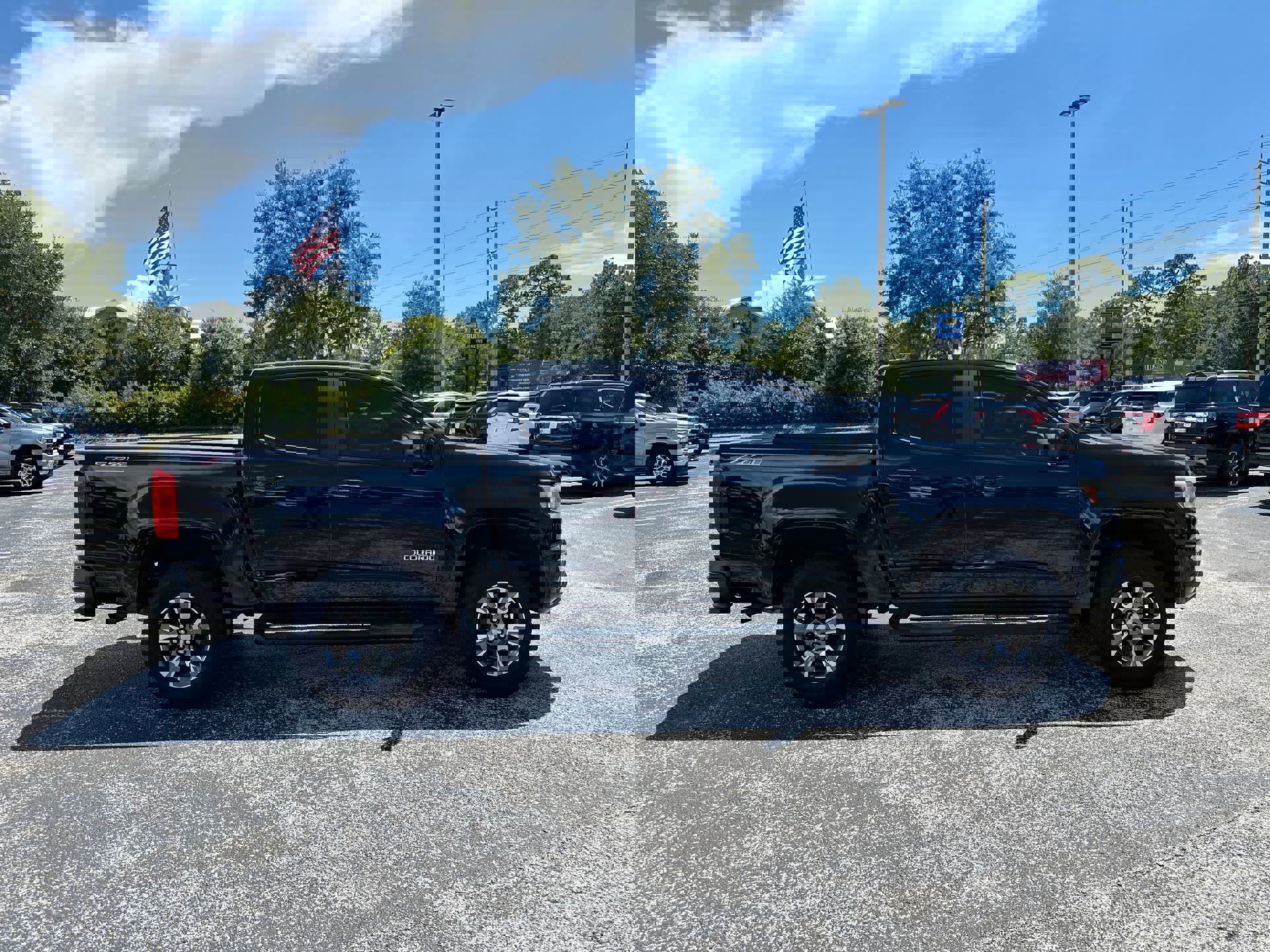 2016 Chevrolet Colorado Z71 photo 2
