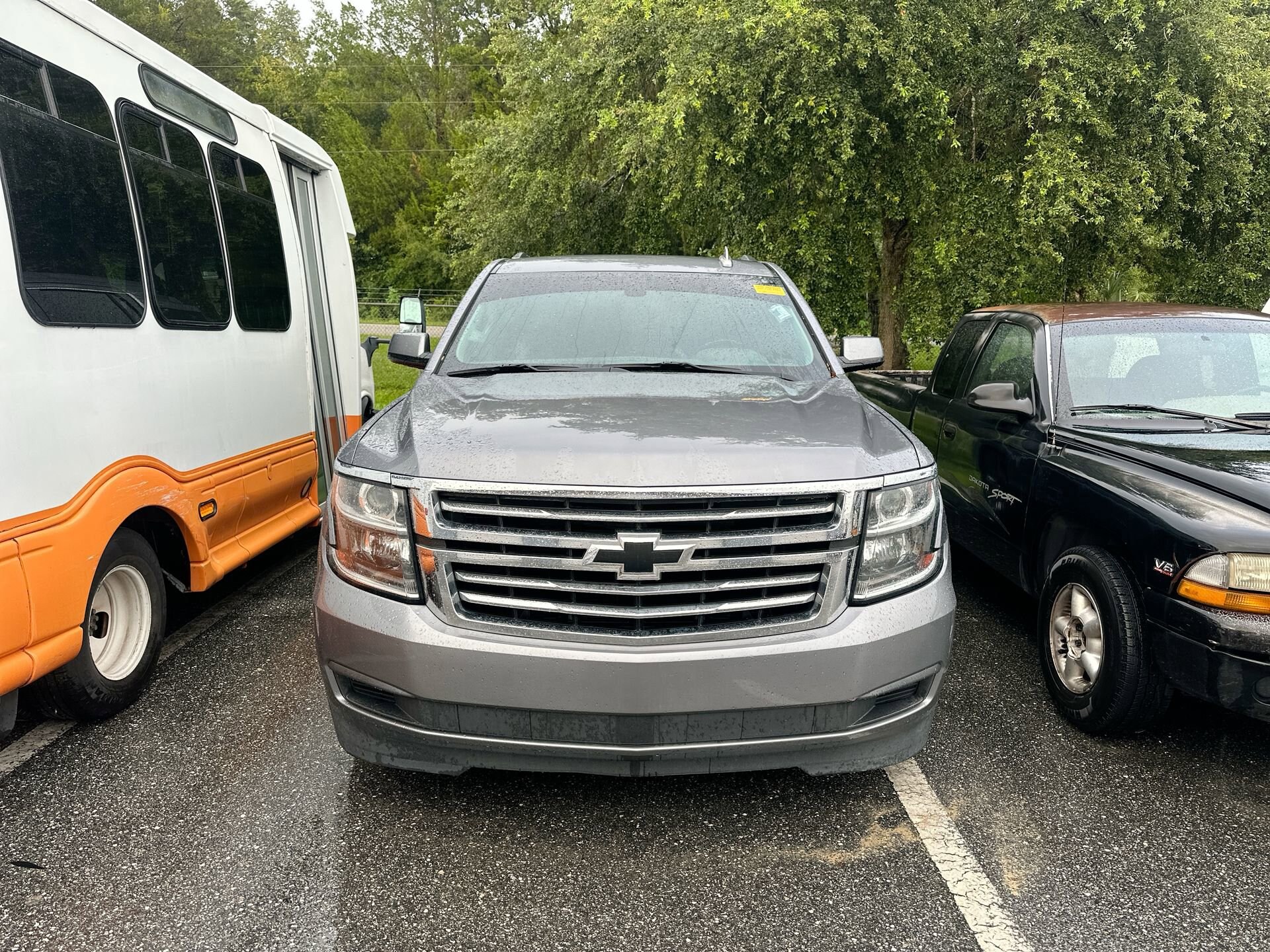 2019 Chevrolet Tahoe LS photo 2