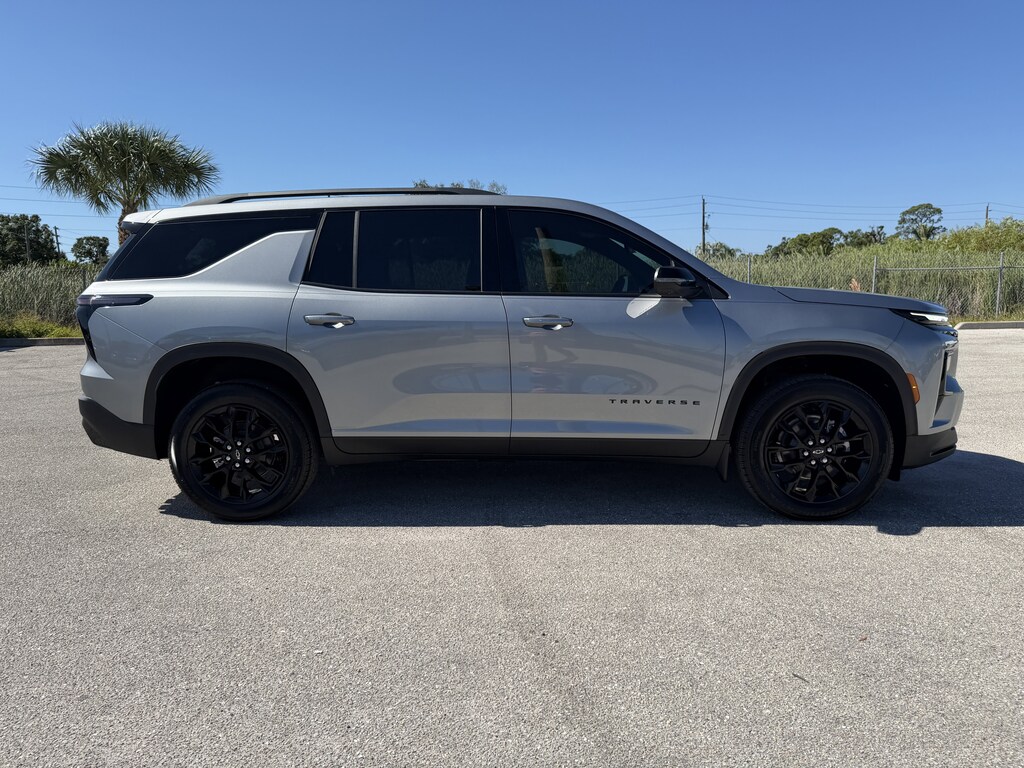 New 2026 Chevrolet Traverse LT SUV
