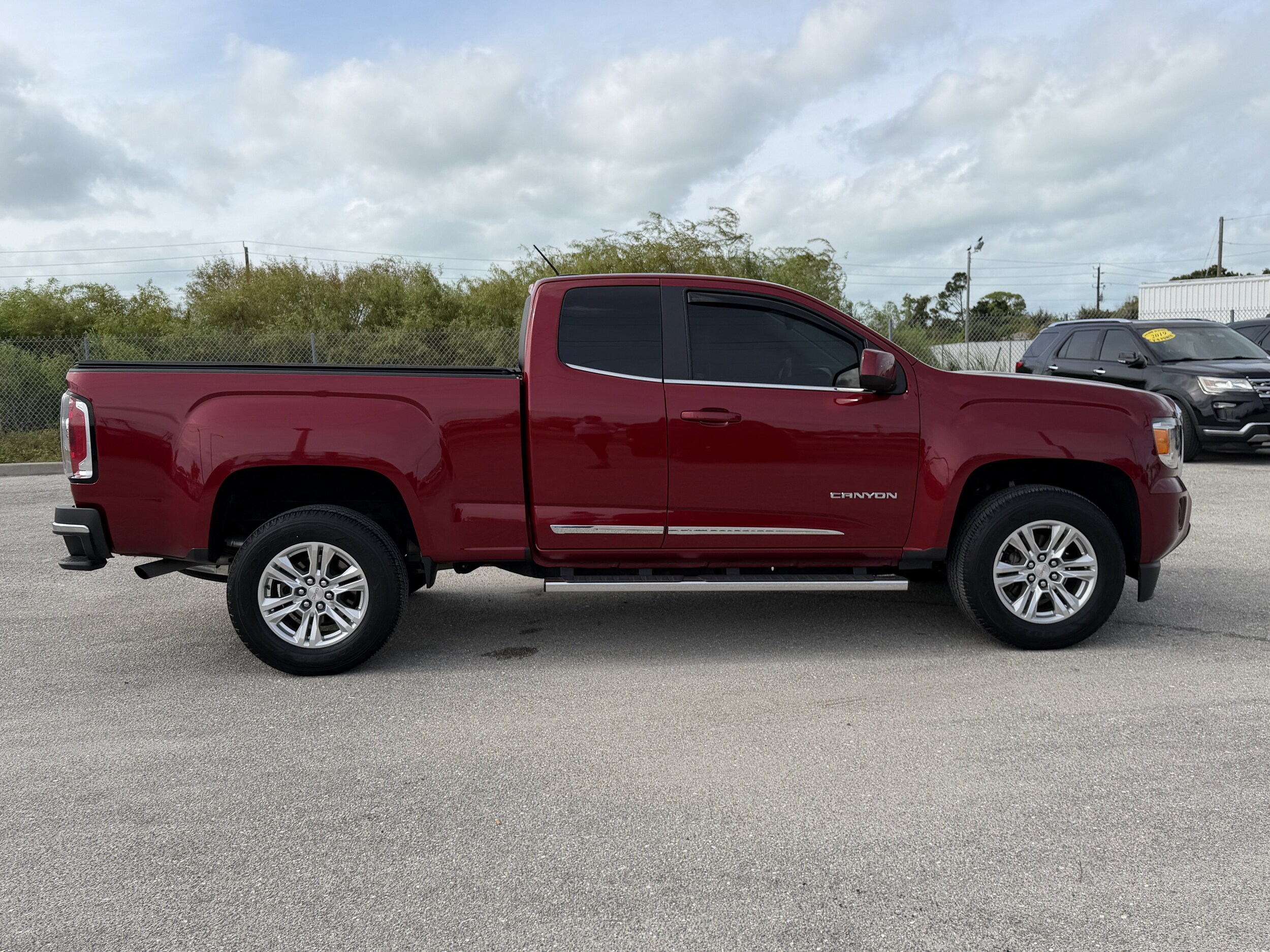 2020 Gmc Canyon SLE photo 2