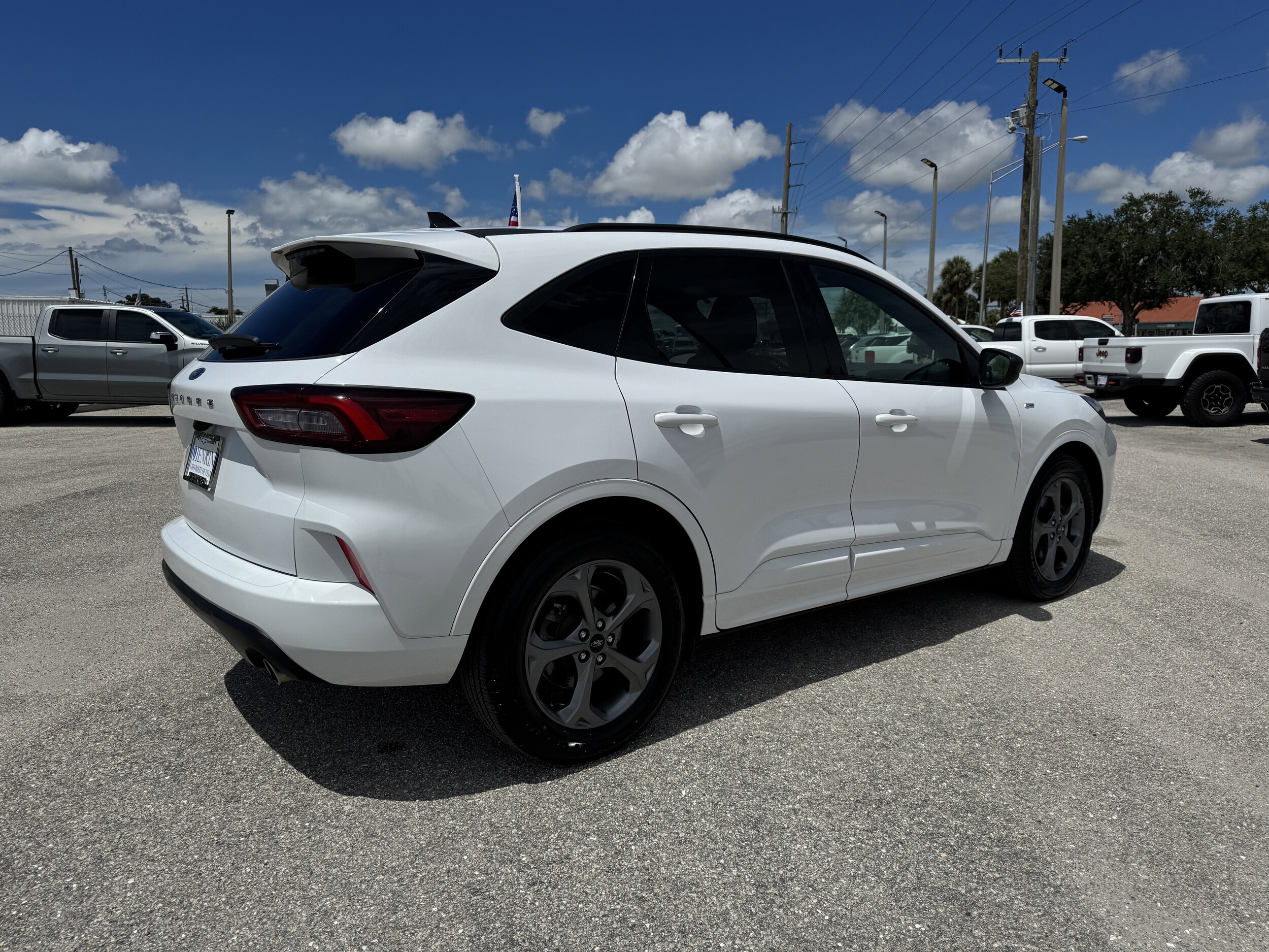 2023 Ford Escape ST-Line photo 3