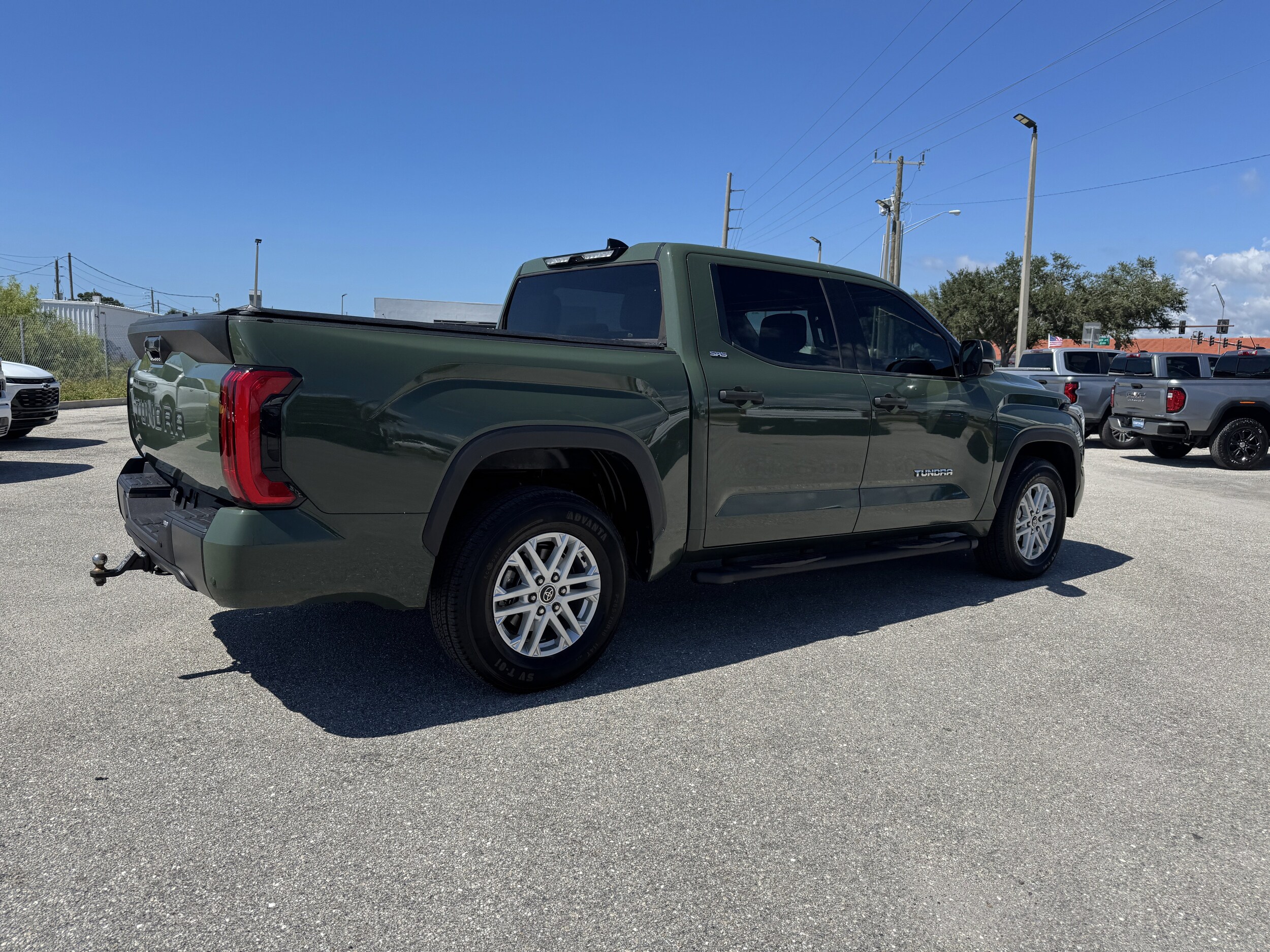 2022 Toyota Tundra SR5 CrewMax photo 3