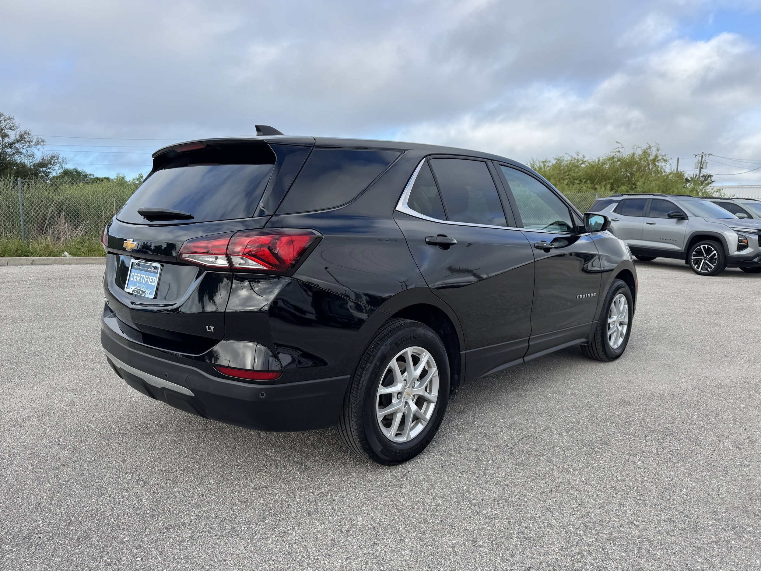 2024 Chevrolet Equinox photo 2