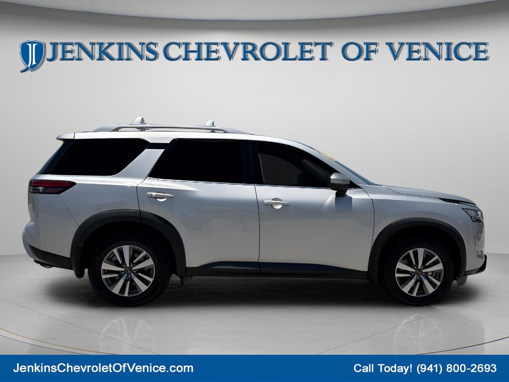 Used 2022 Nissan Pathfinder SL SUV