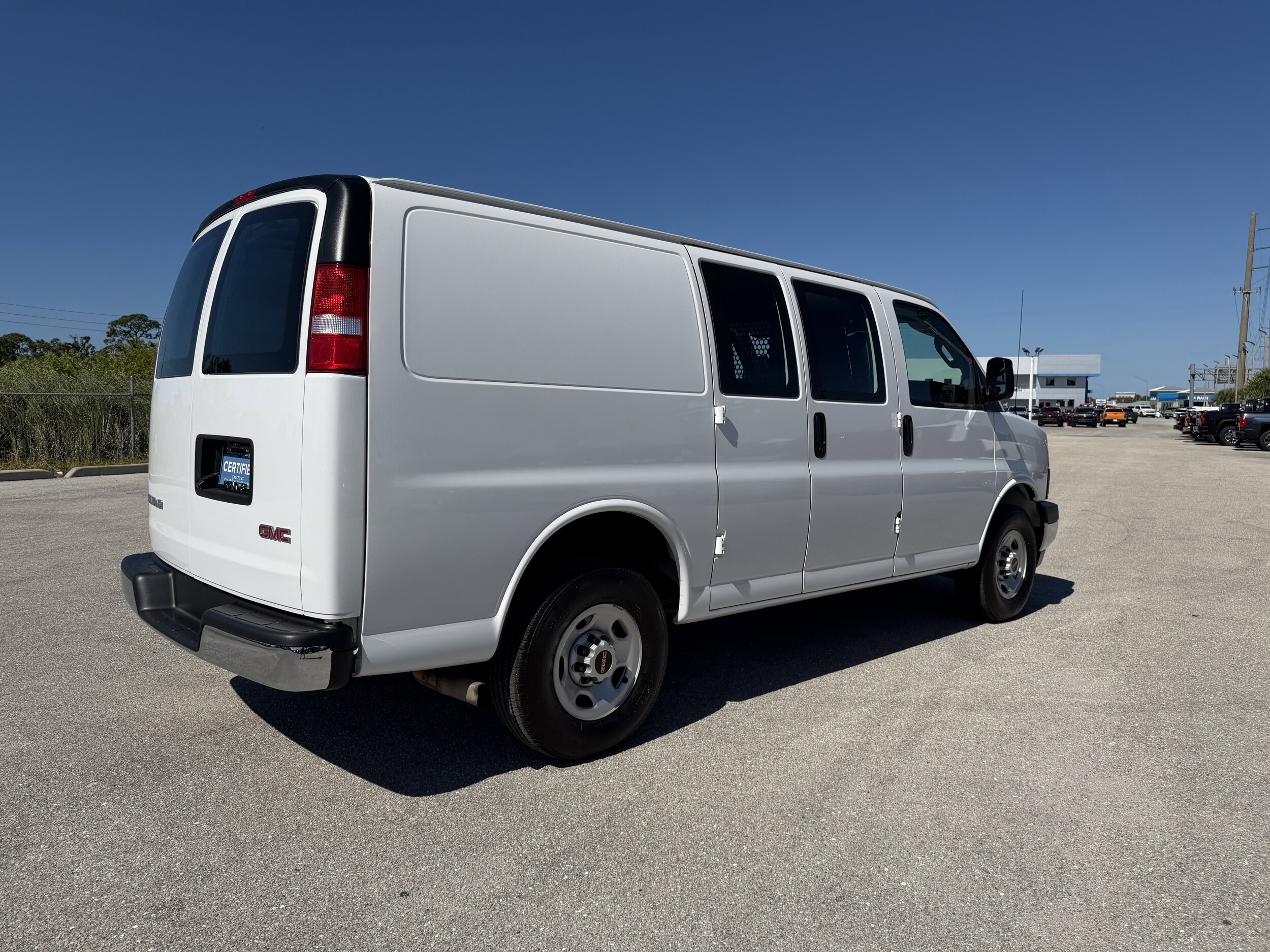 2024 Gmc Savana 2500 Cargo photo 3