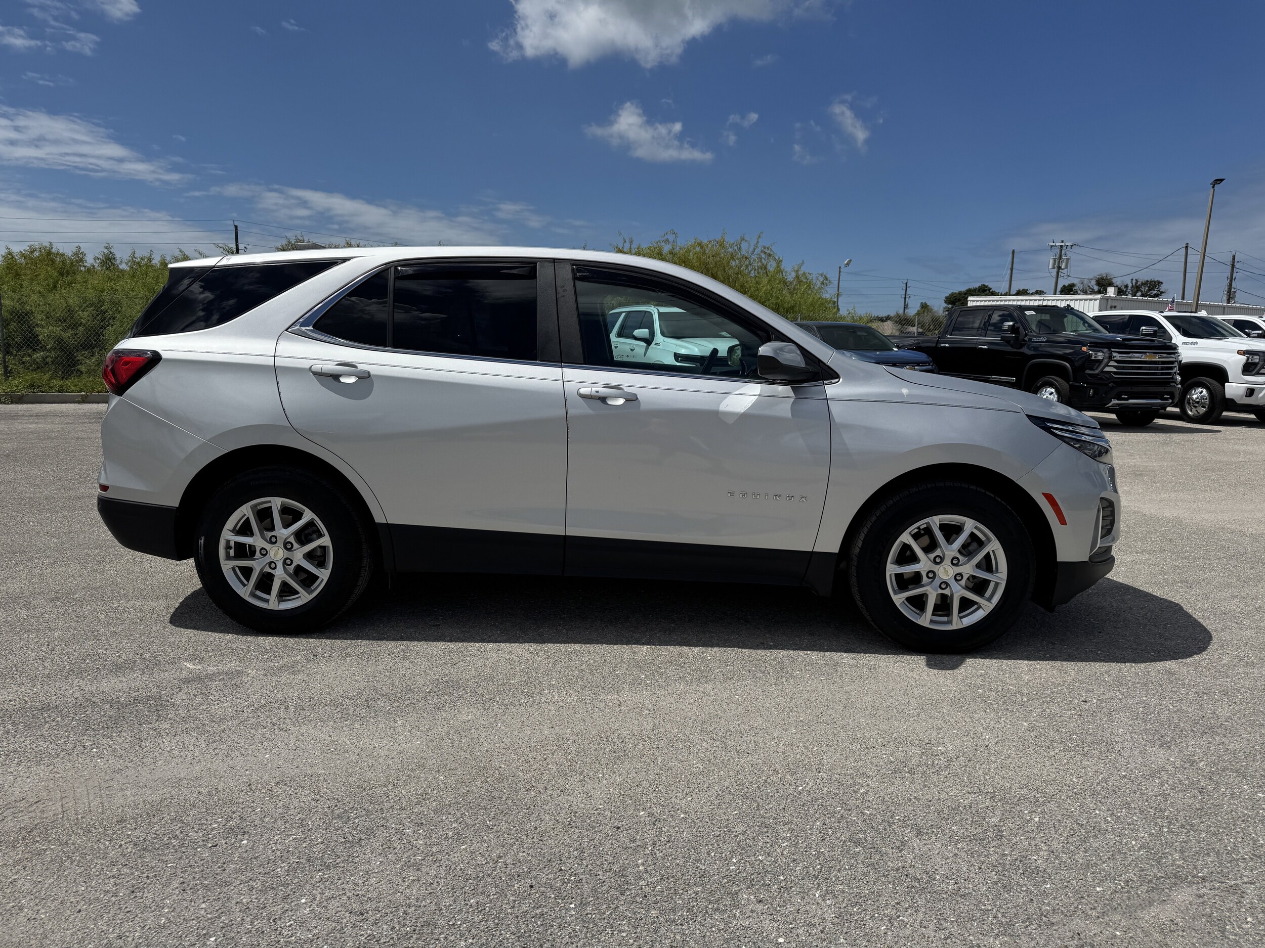 2022 Chevrolet Equinox photo 3