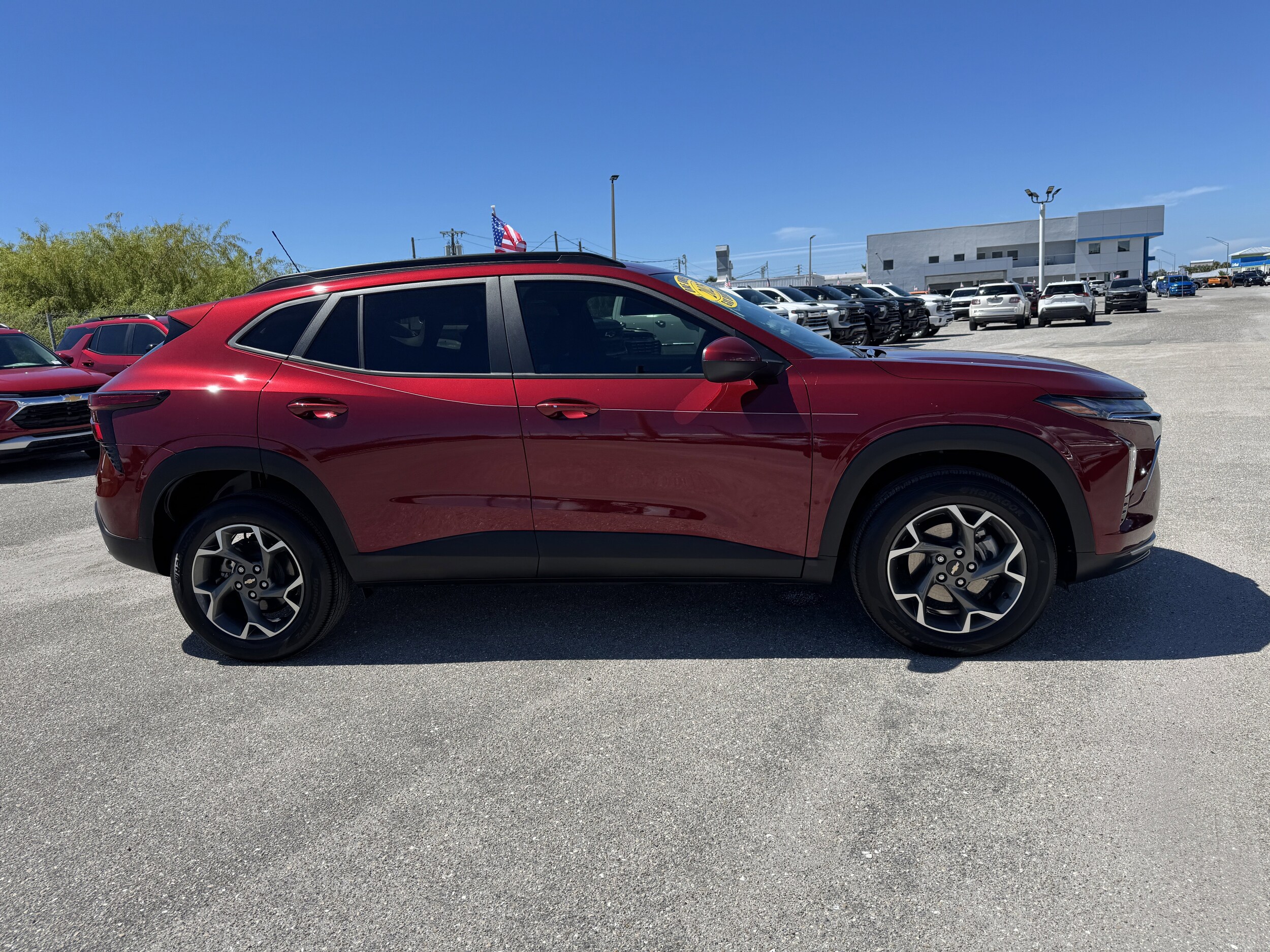 2025 Chevrolet Trax LT photo 3