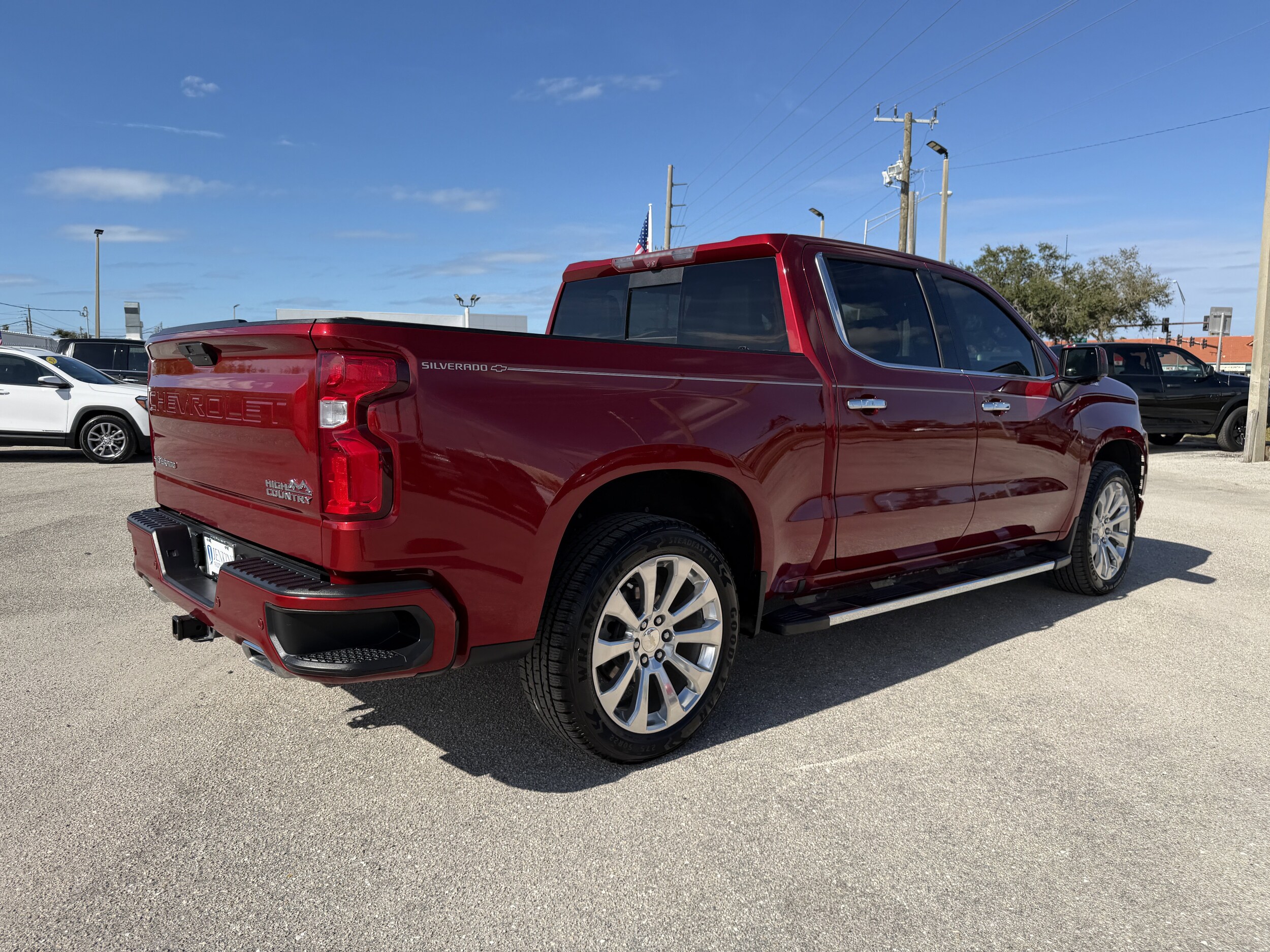 2021 Chevrolet Silverado 1500 High Country photo 3