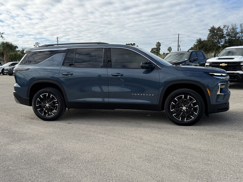 New 2026 Chevrolet Traverse LT SUV