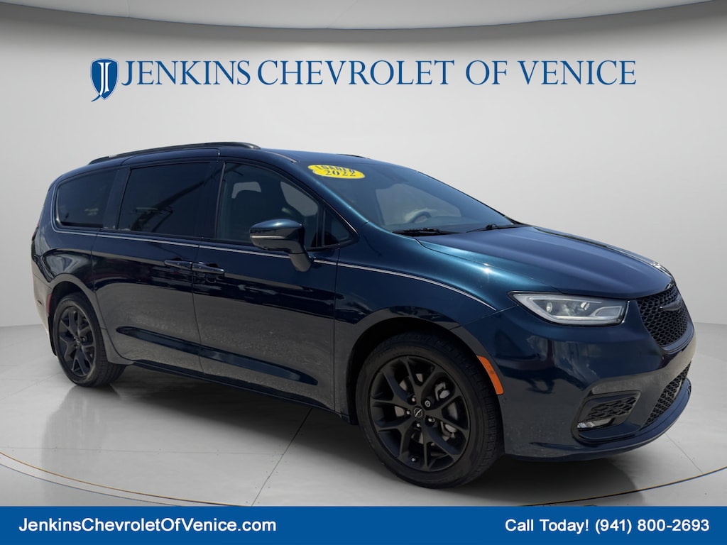 Used 2022 Chrysler Pacifica Touring L Van Passenger Van